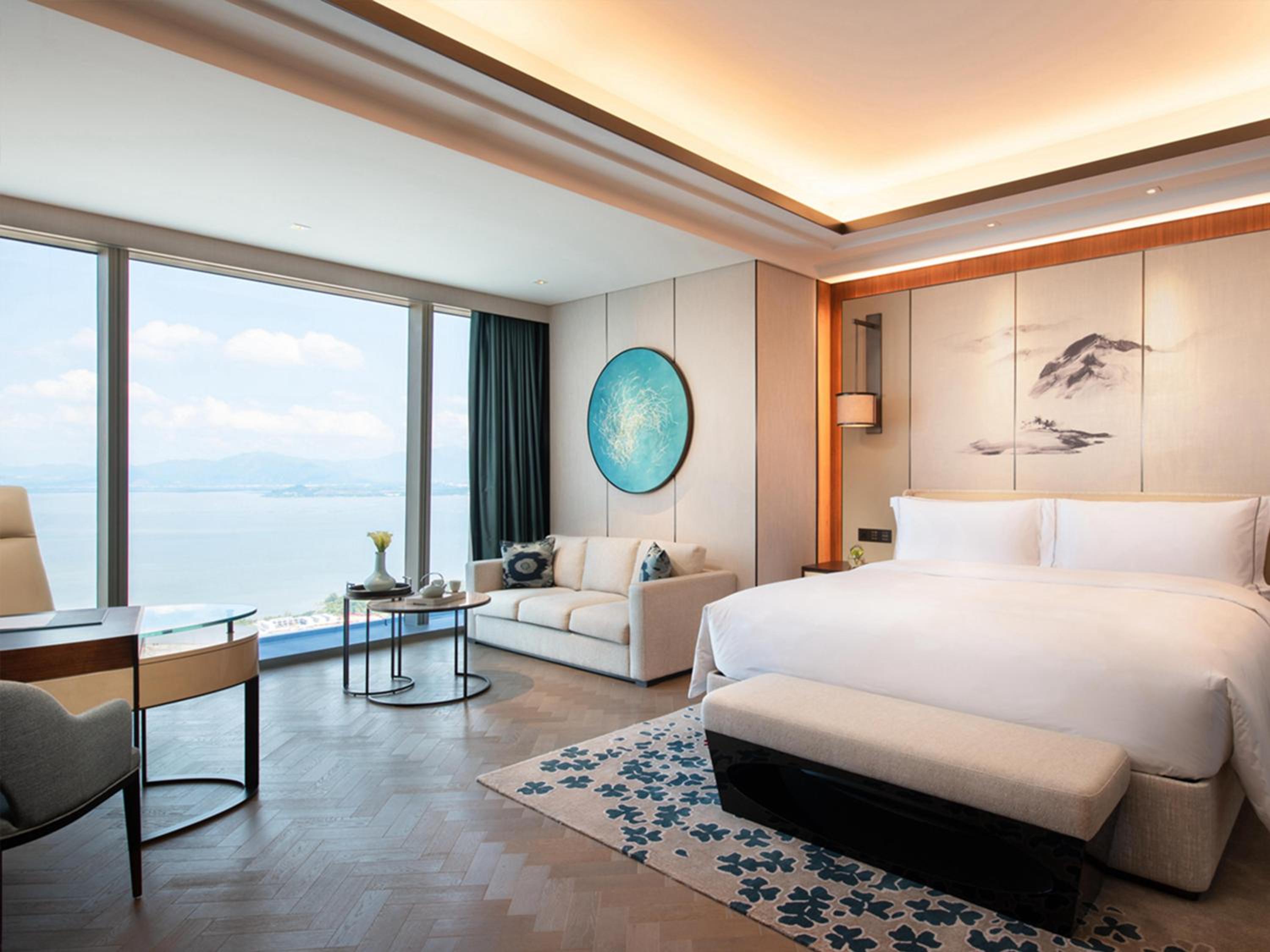 Deluxe King Bed Sea View Room - Photo 3