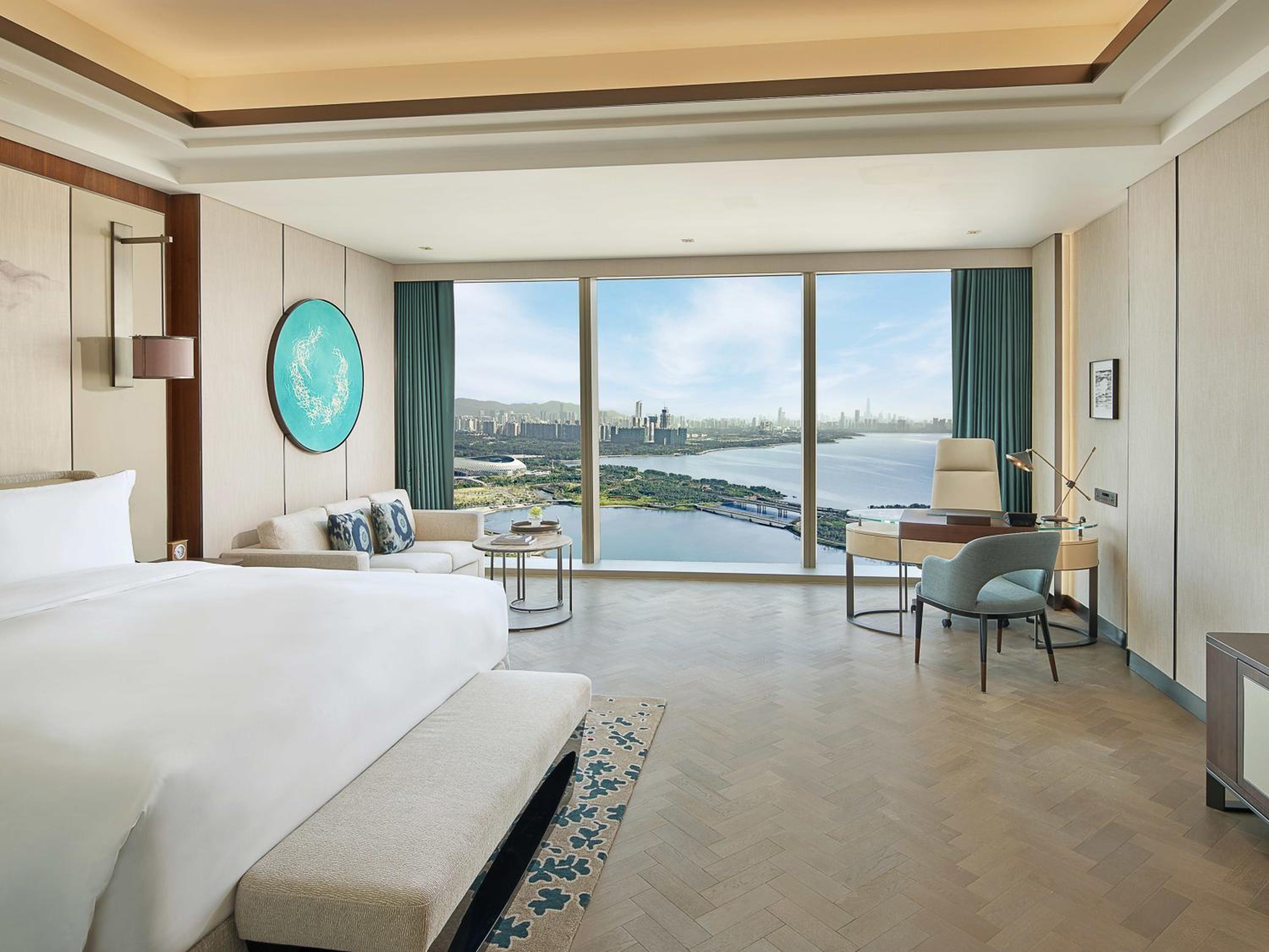 Deluxe King Bed Sea View Room - Photo 4