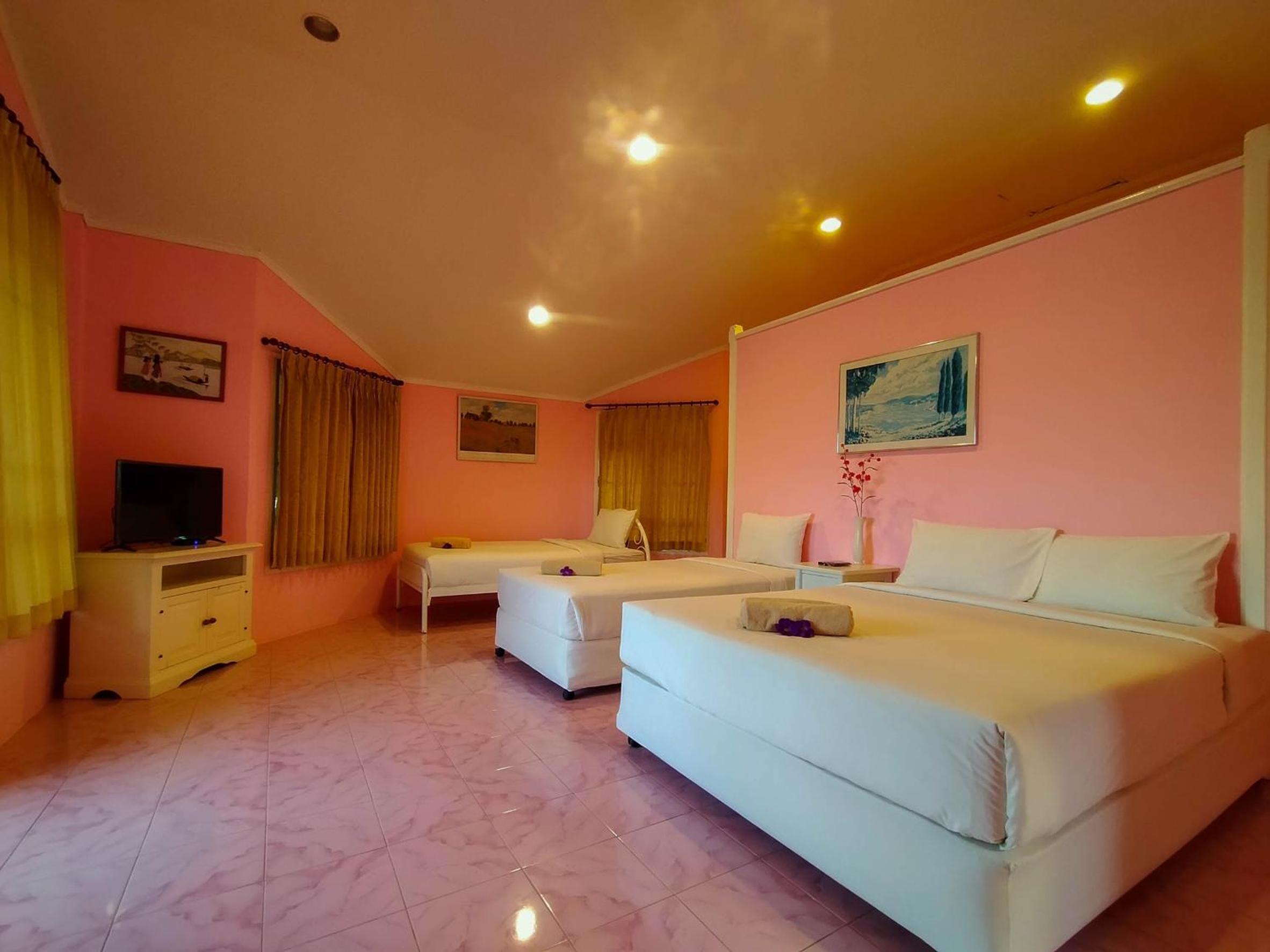 Triple Room with Garden View photo 2