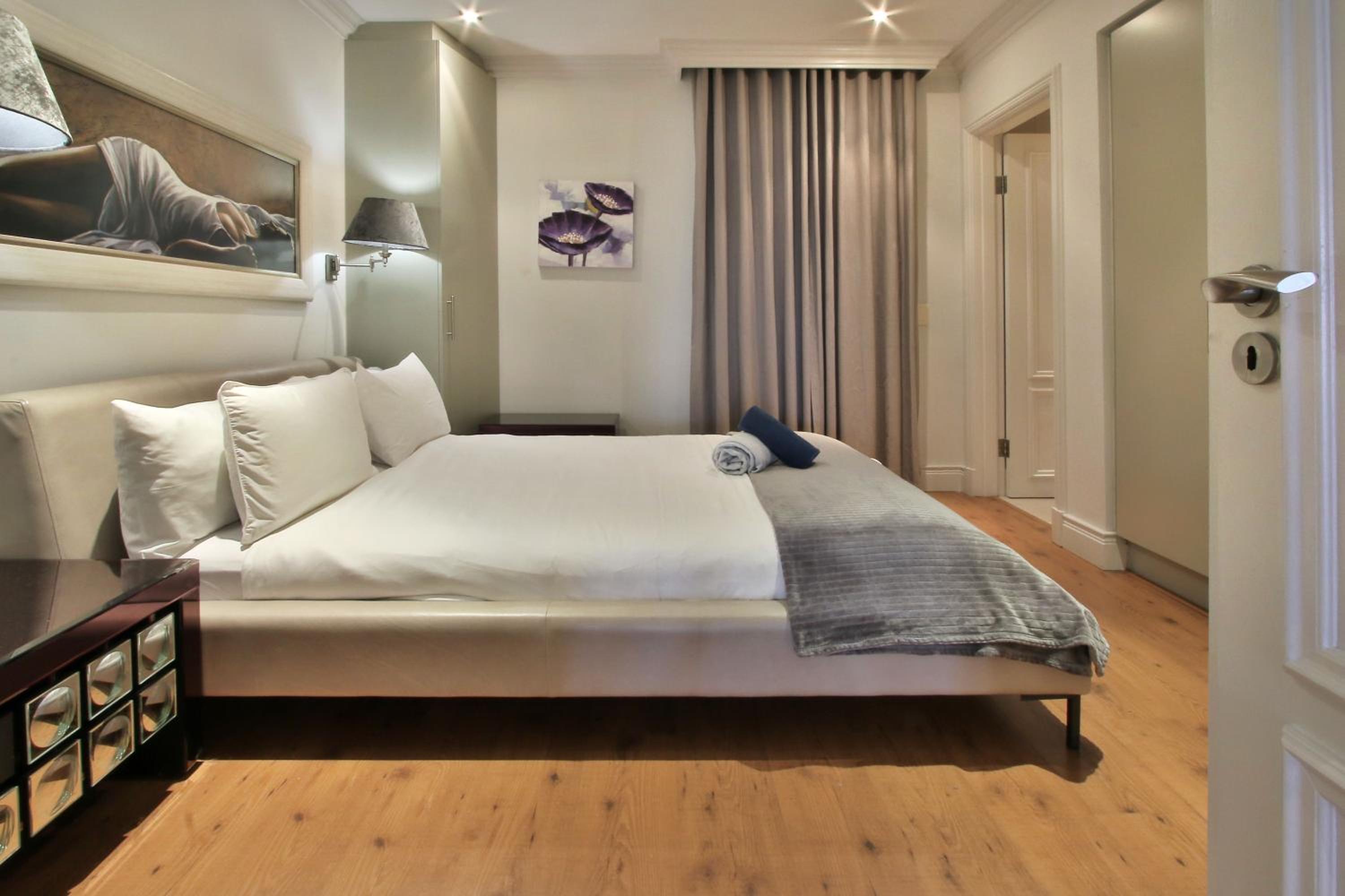 Two-Bedroom Apartment - Photo 17