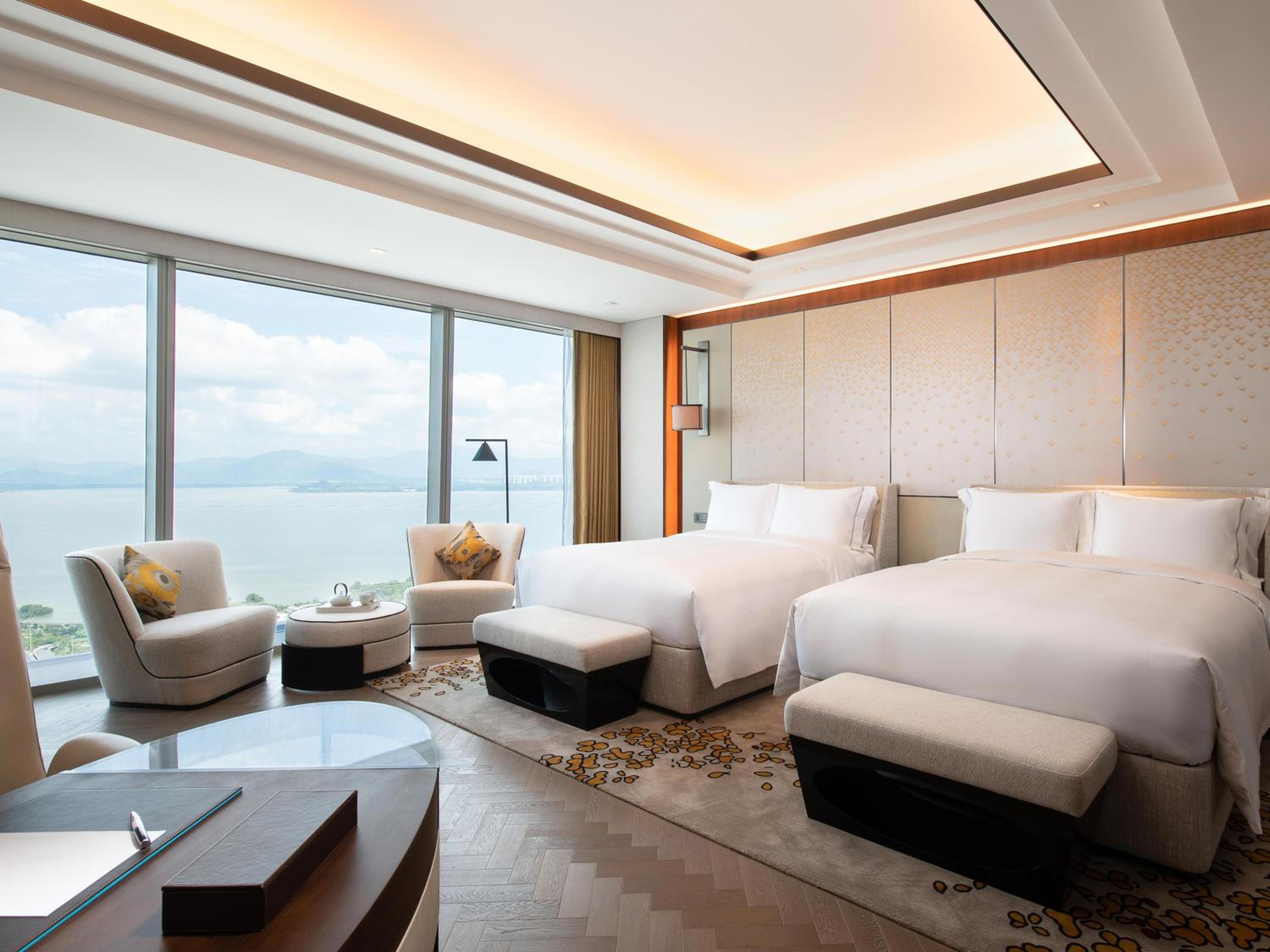 Deluxe Twin Beds Sea View Room - Photo 3
