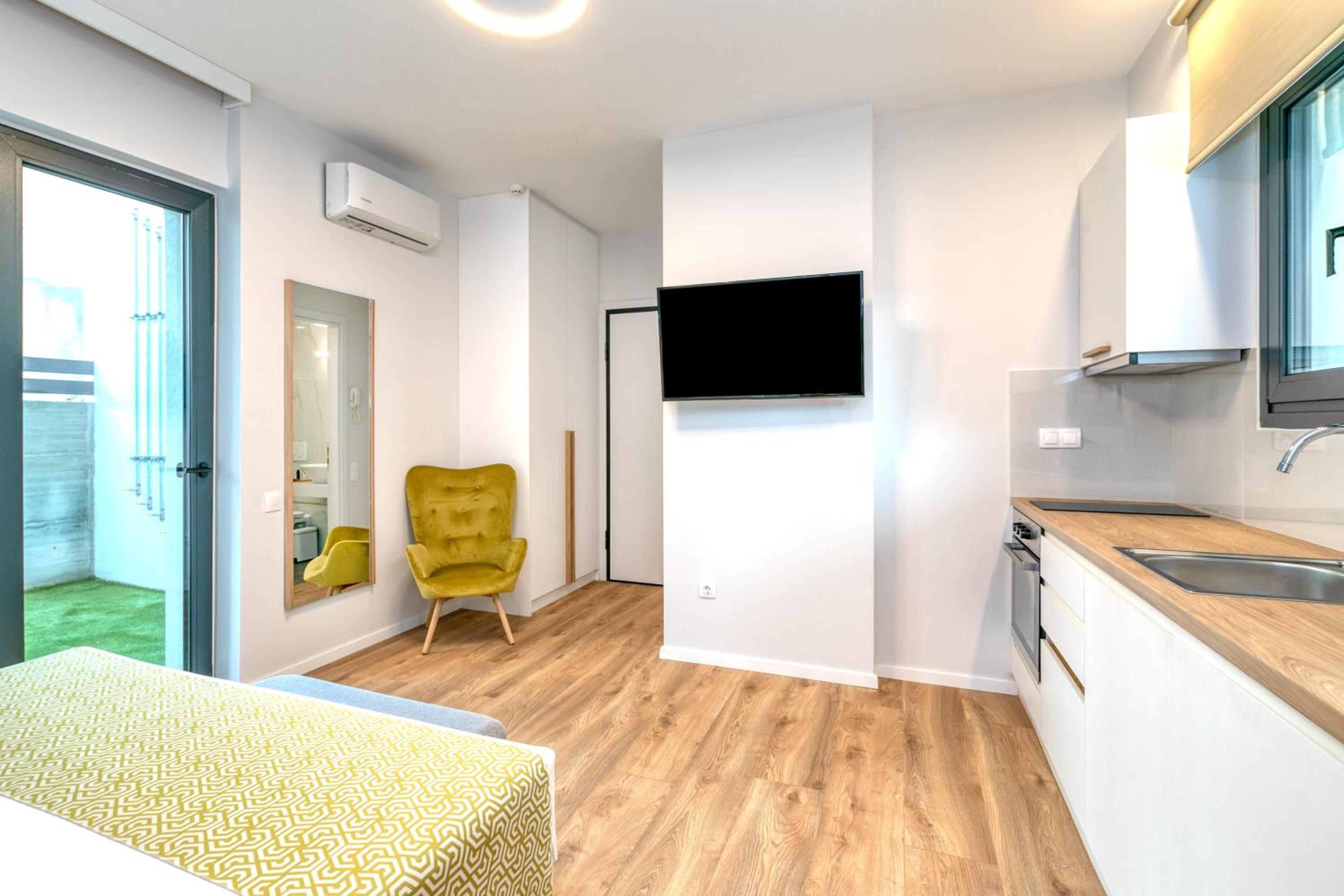 Junior Suite with Terrace - Photo 9