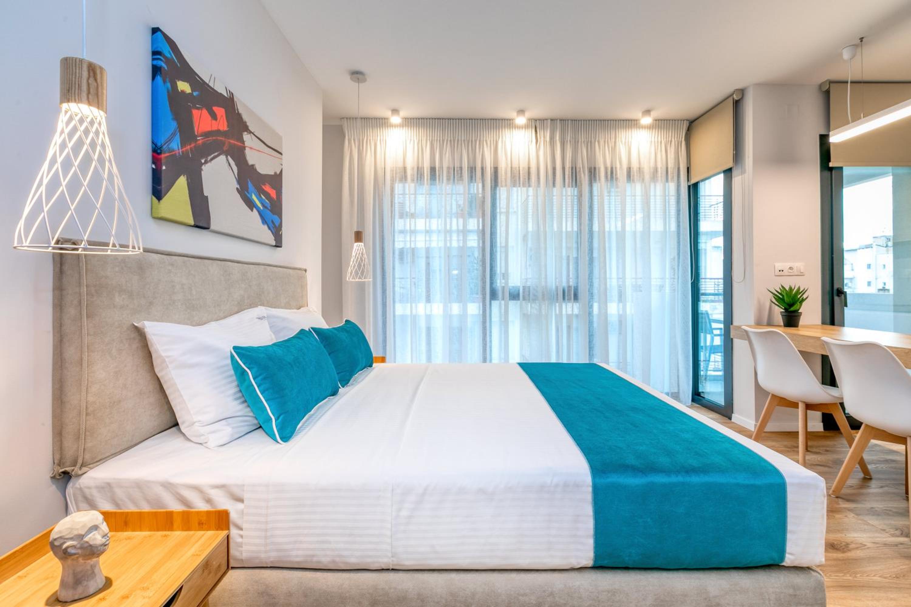 Deluxe Suite - Photo 7