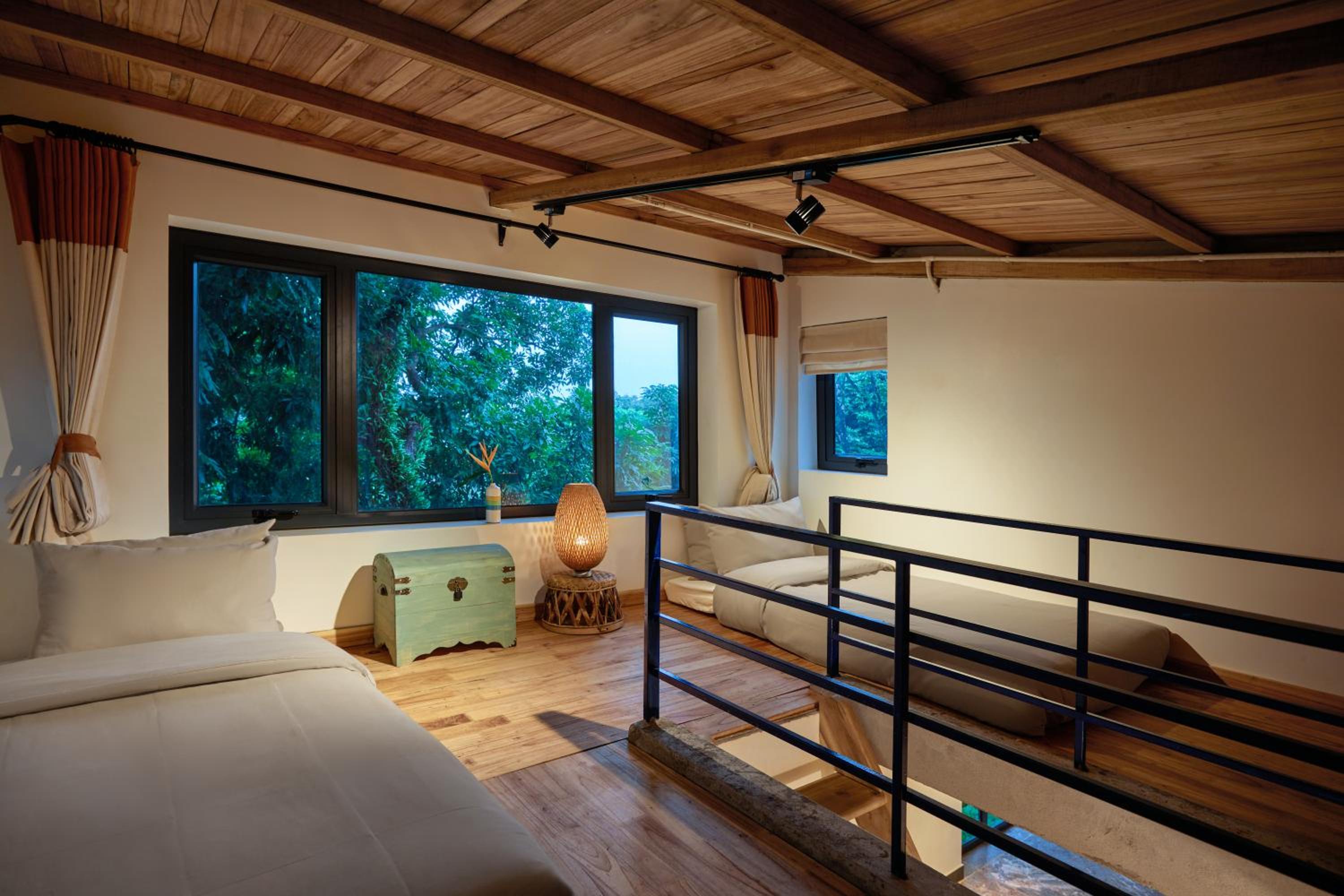 Bungalow with Patio