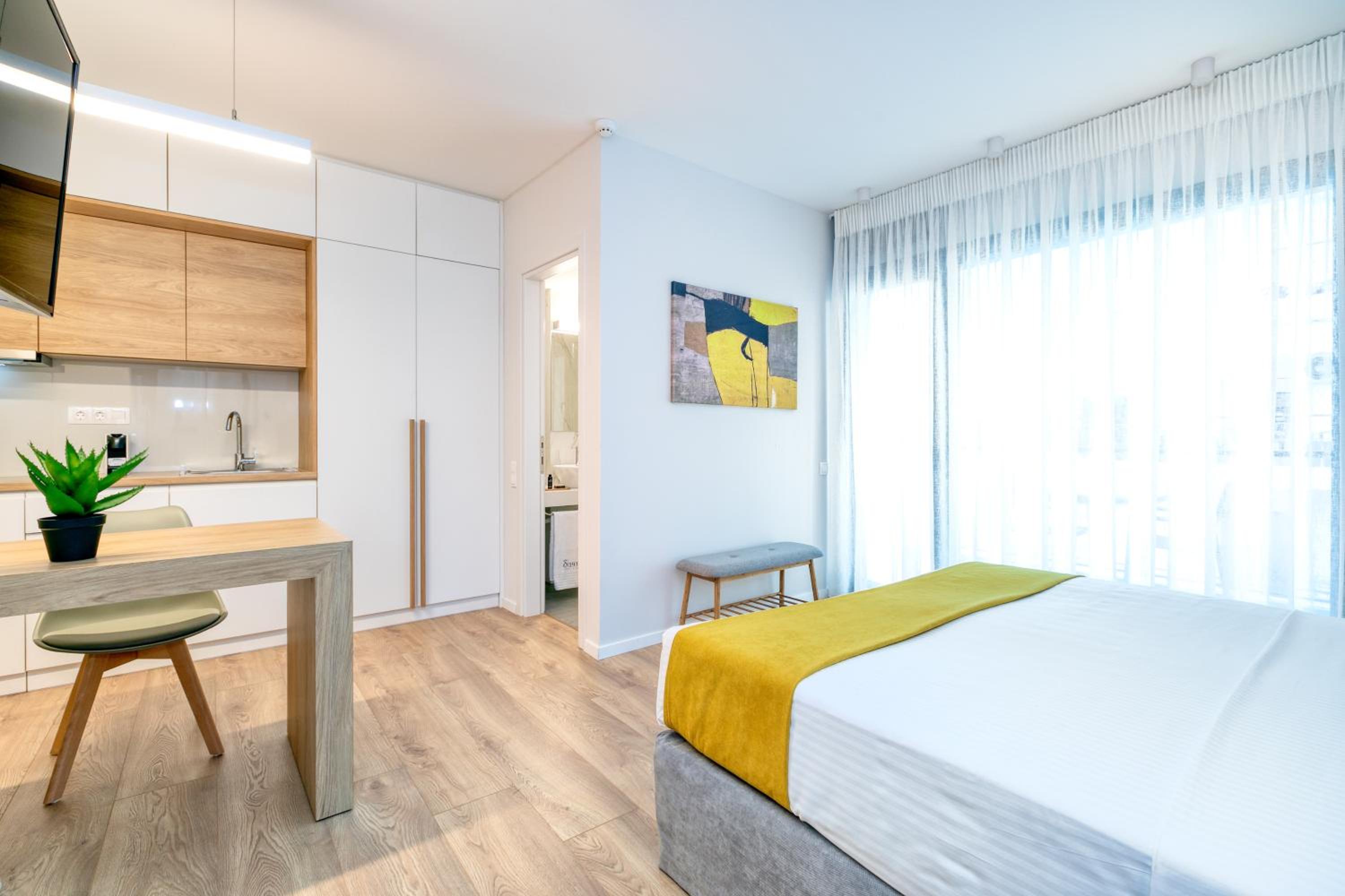 Junior Suite with Balcony - Photo 1