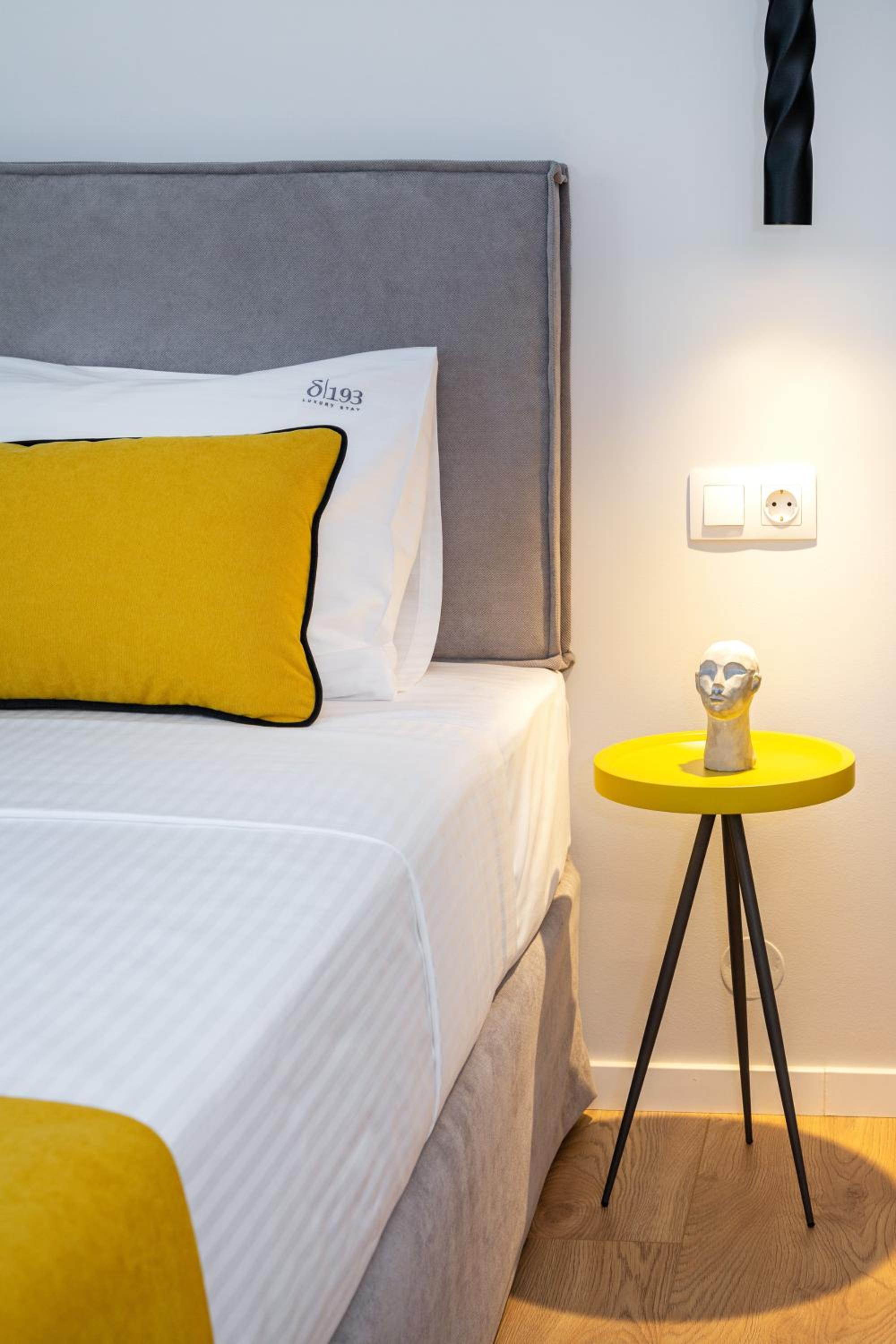 Junior Suite with Balcony - Photo 3