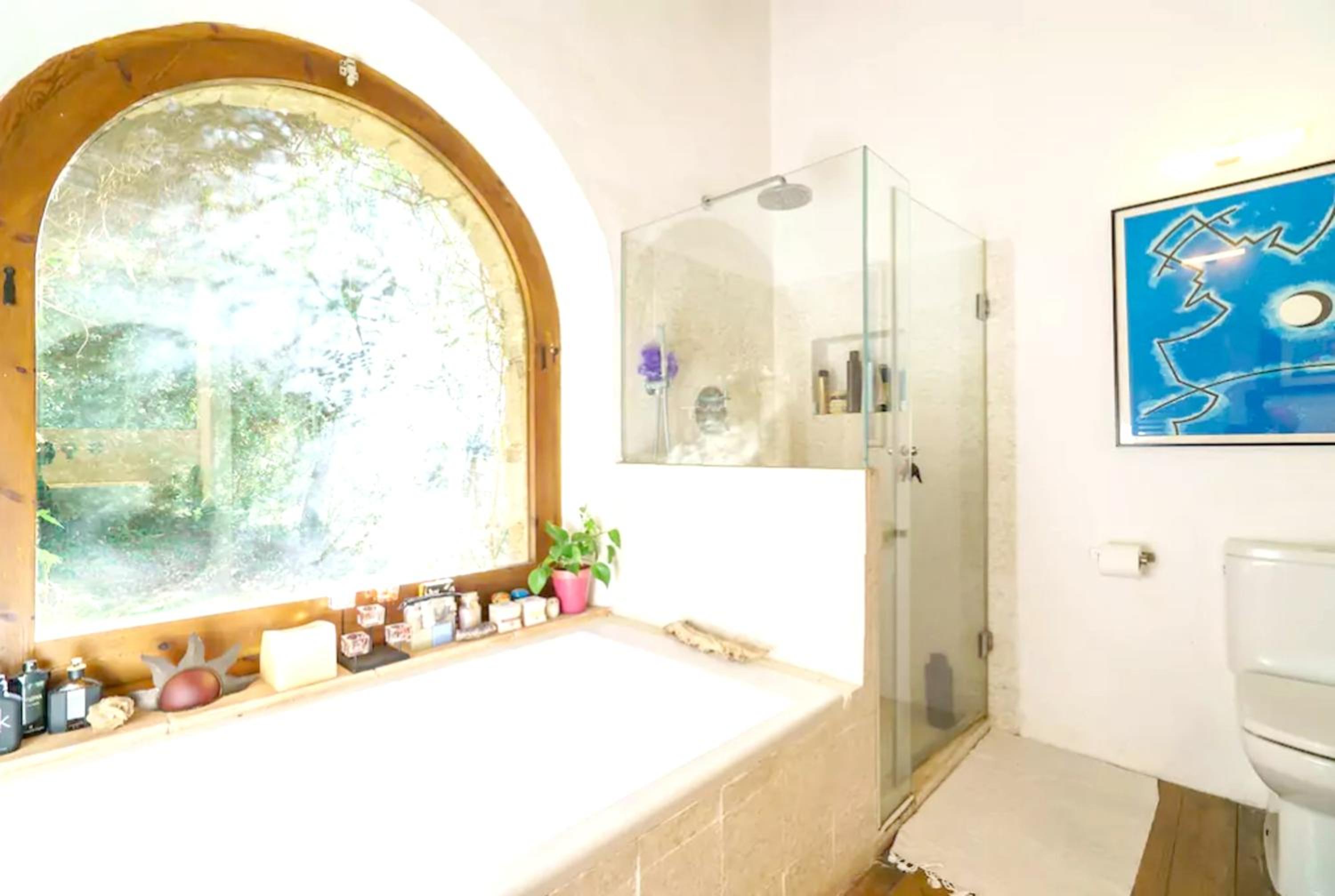 Three-Bedroom Villa photo 2