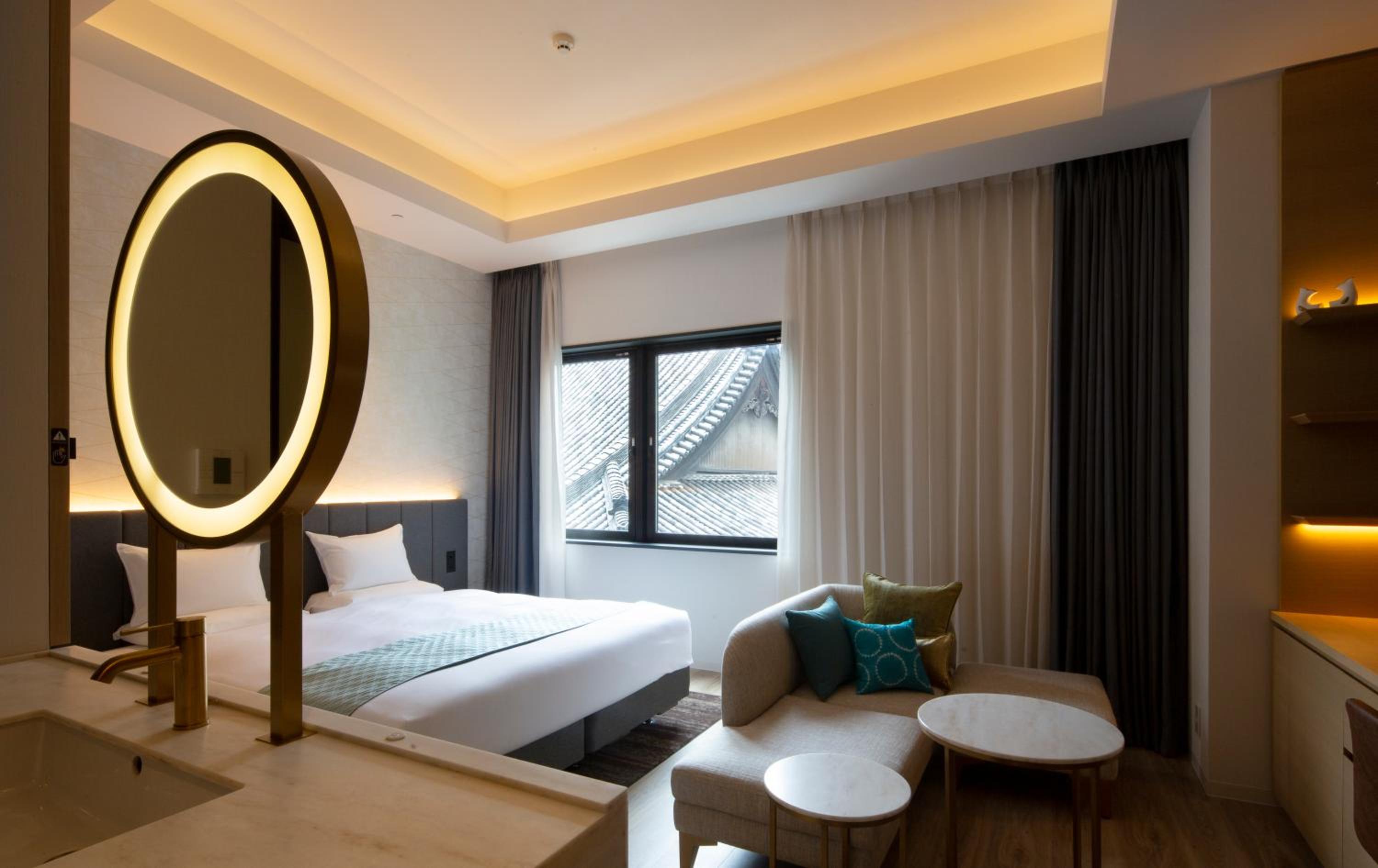 Deluxe King Room - Photo 1