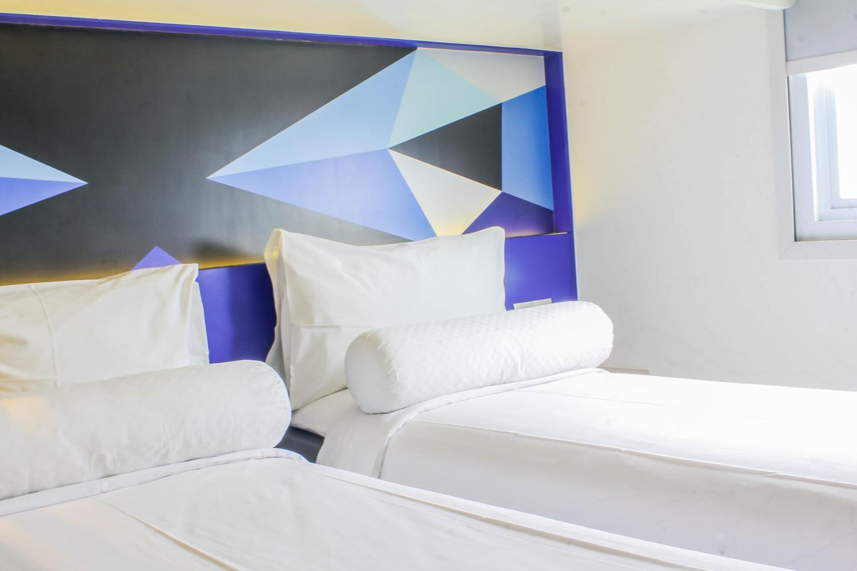 Standard Twin Room - Photo 3