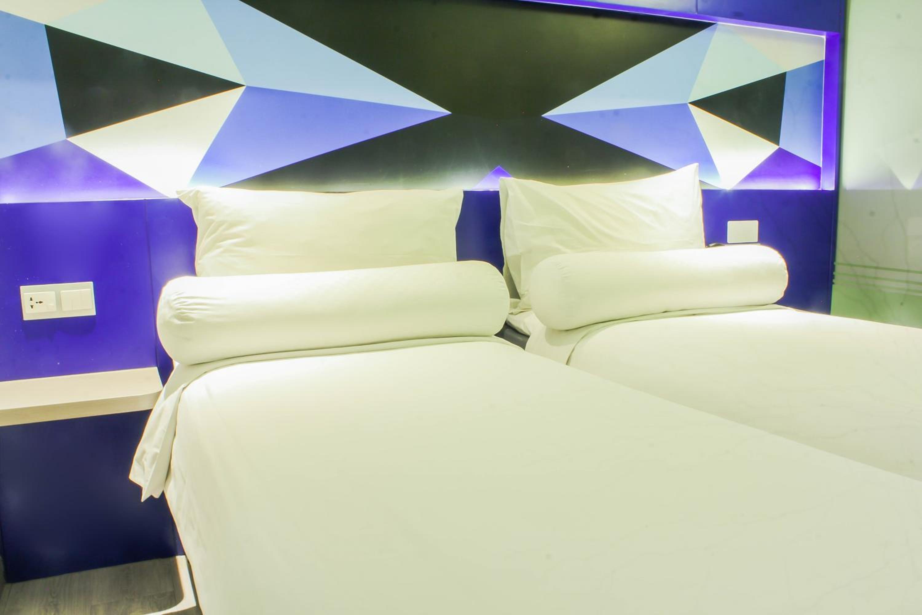 Standard Twin Room - Photo 5