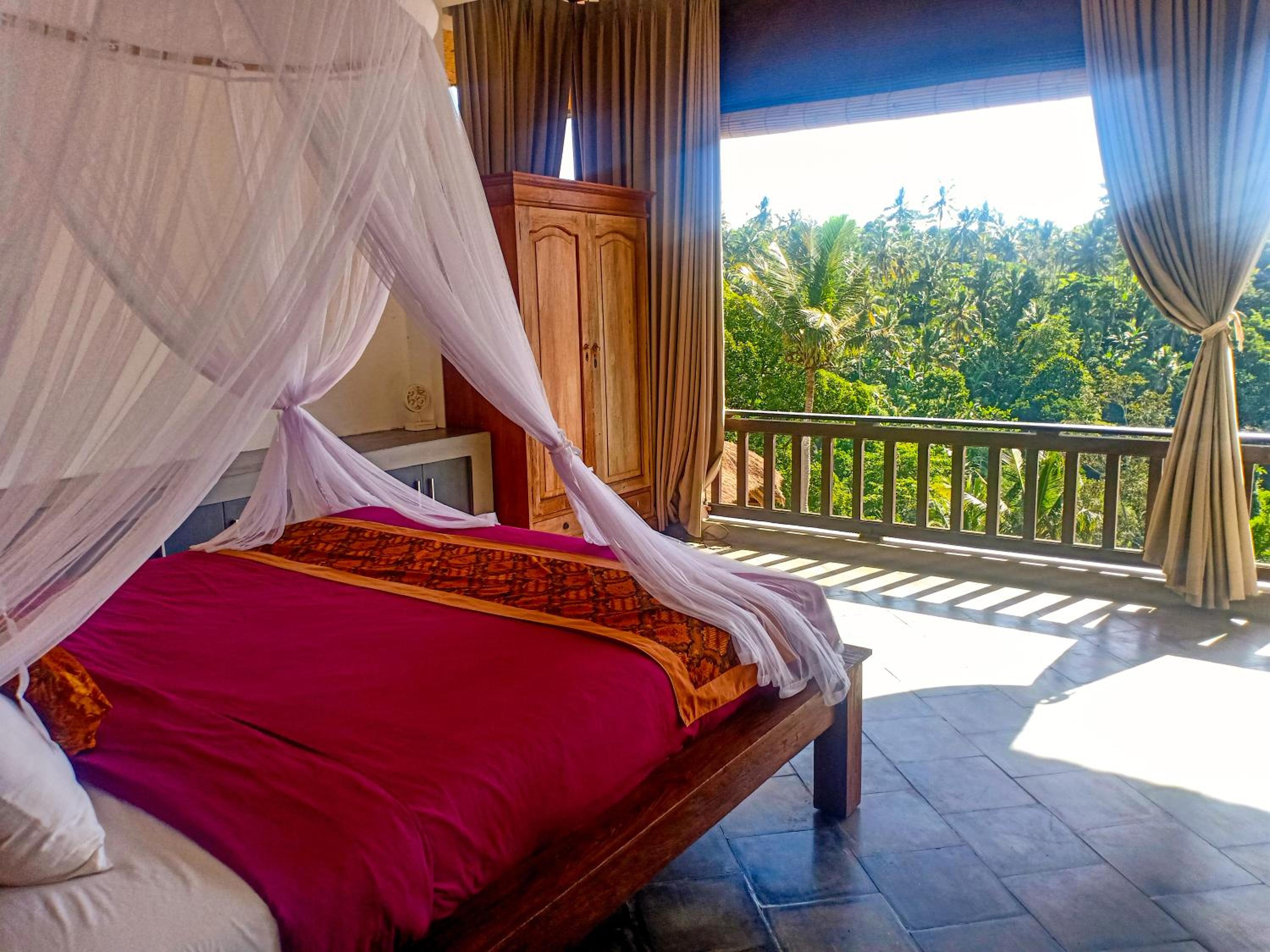 Deluxe Double Room with Balcony - Photo 17