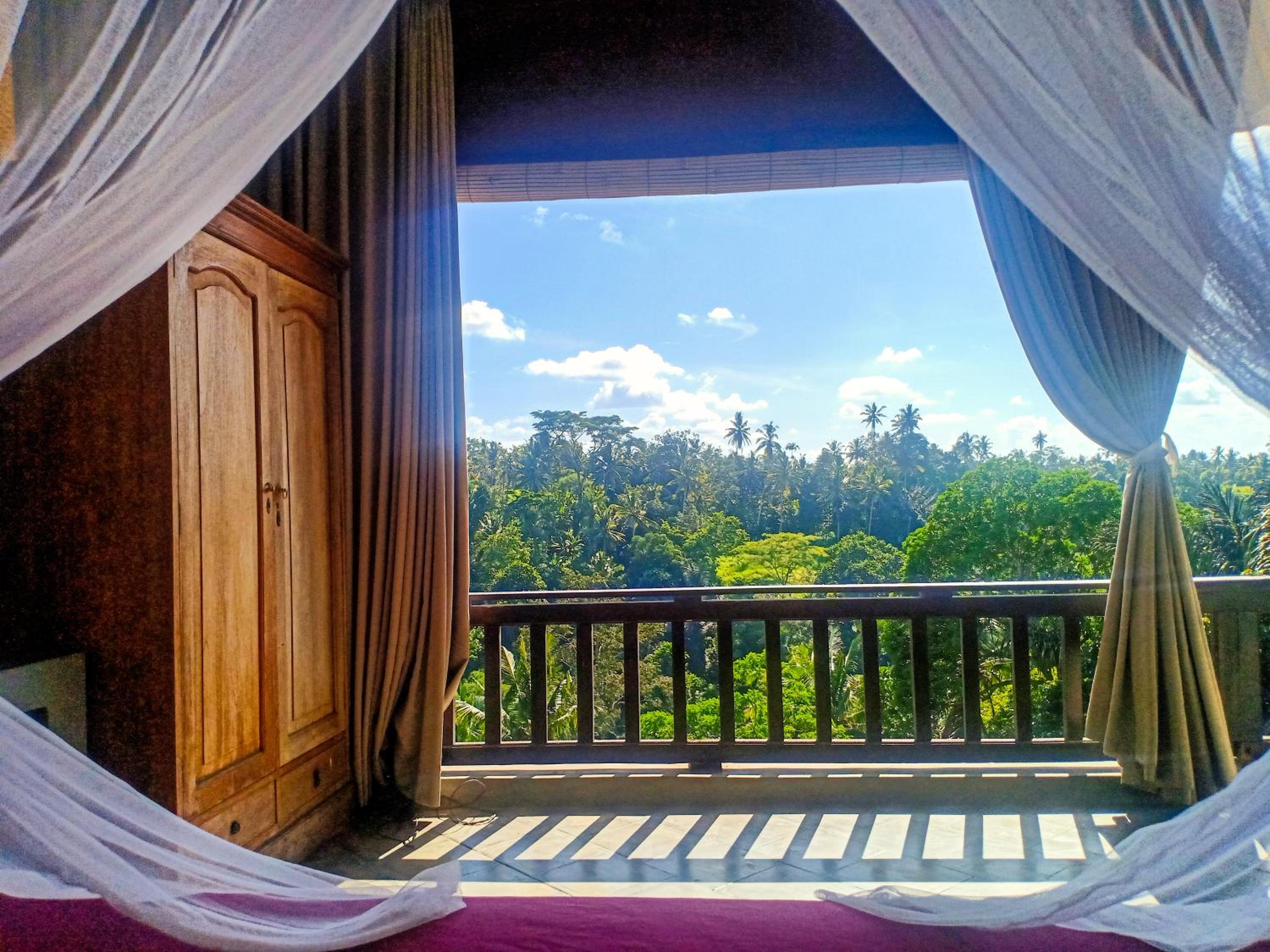 Deluxe Double Room with Balcony - Photo 16