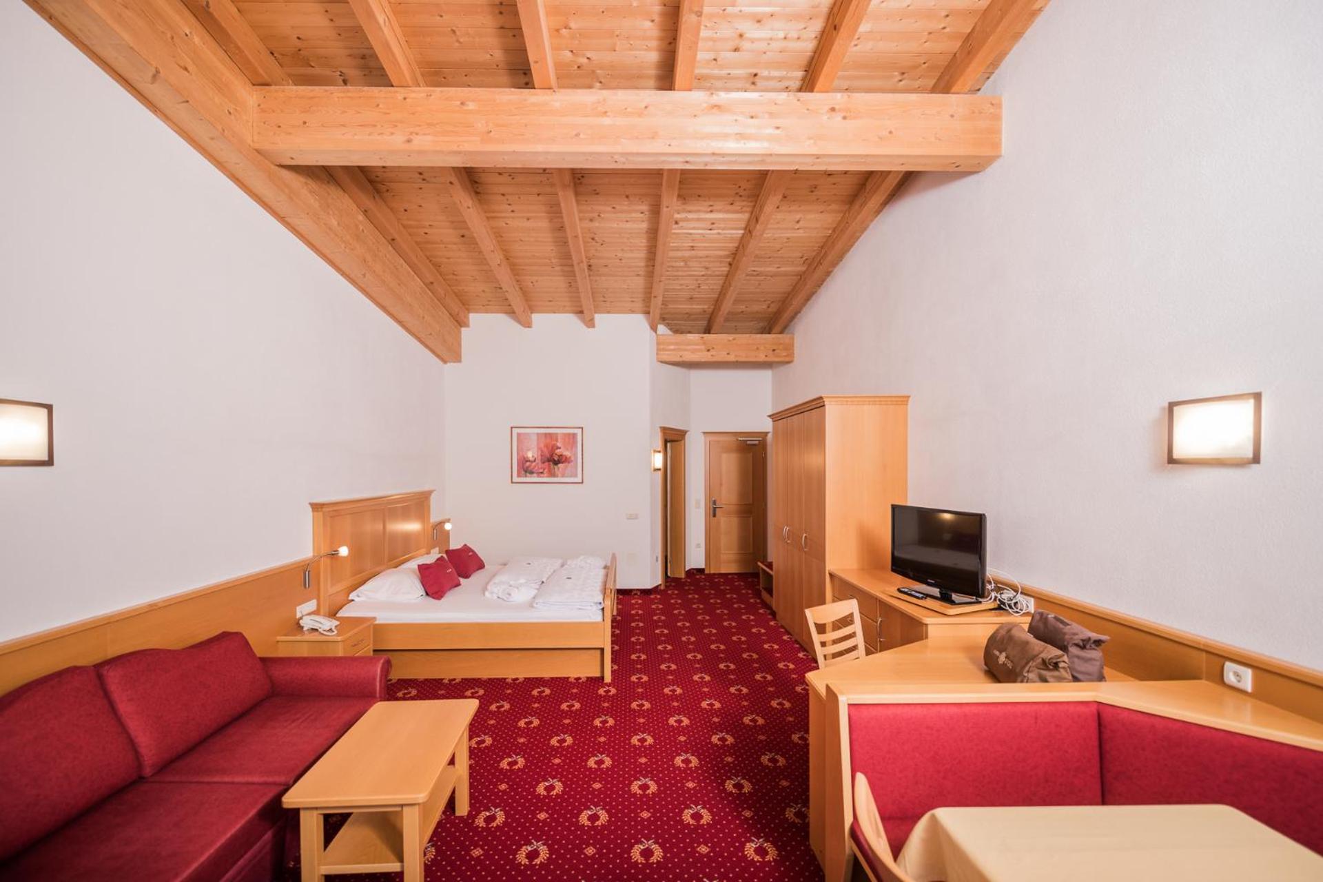 Standard Double Room photo 3
