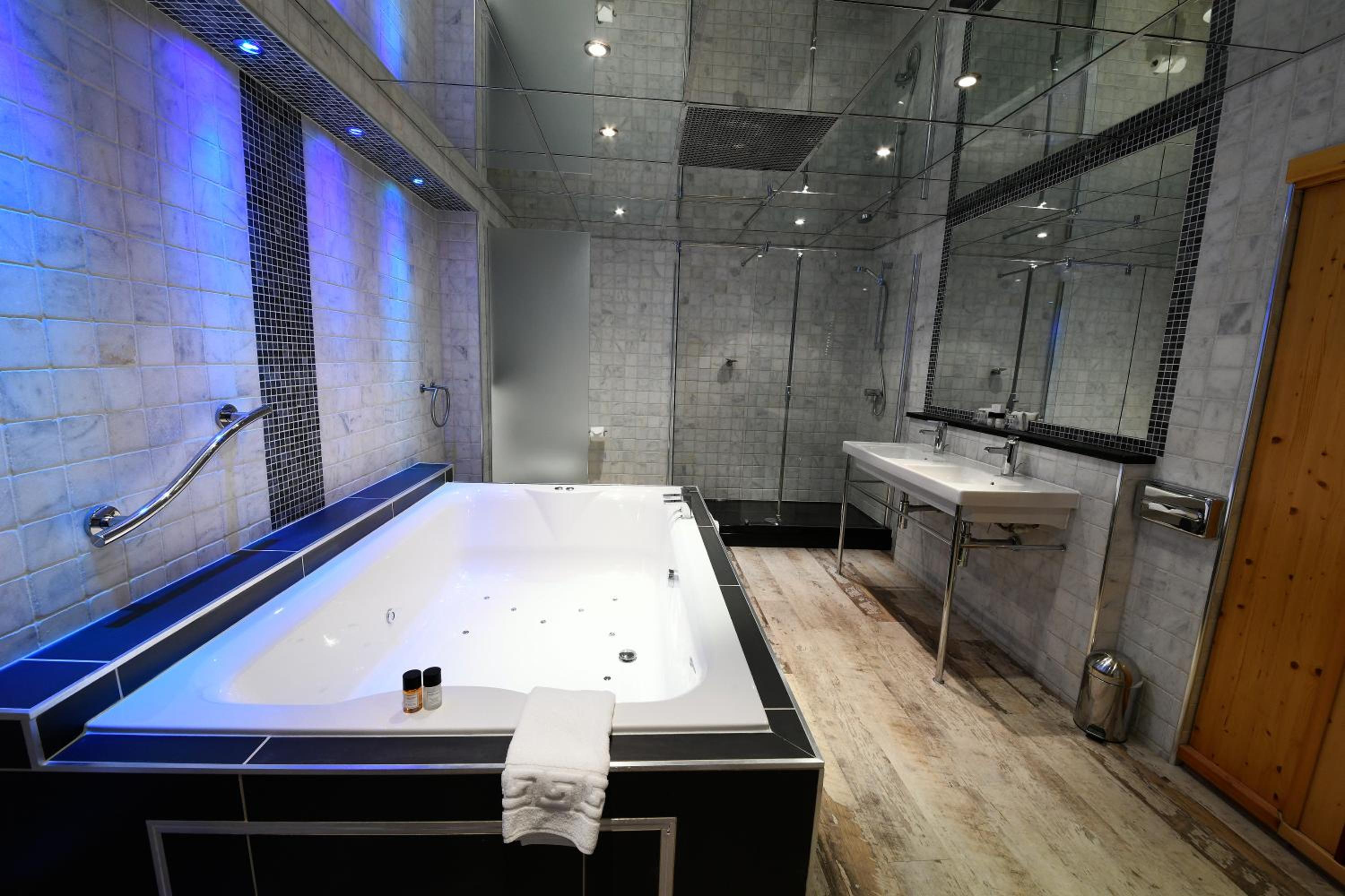 Suite - Sanctuary Spa Suite - Photo 7