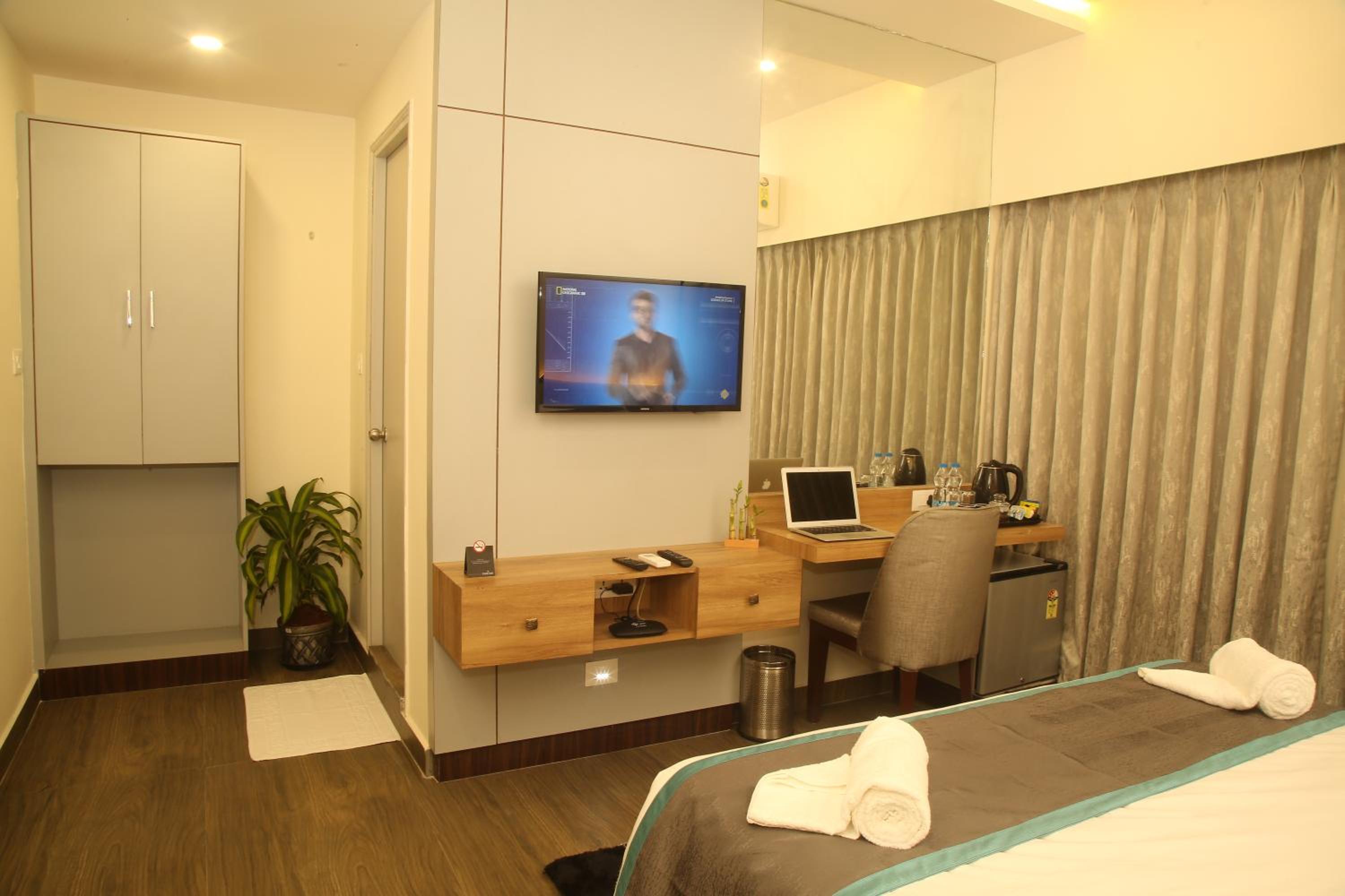 Superior King Room - Photo 15