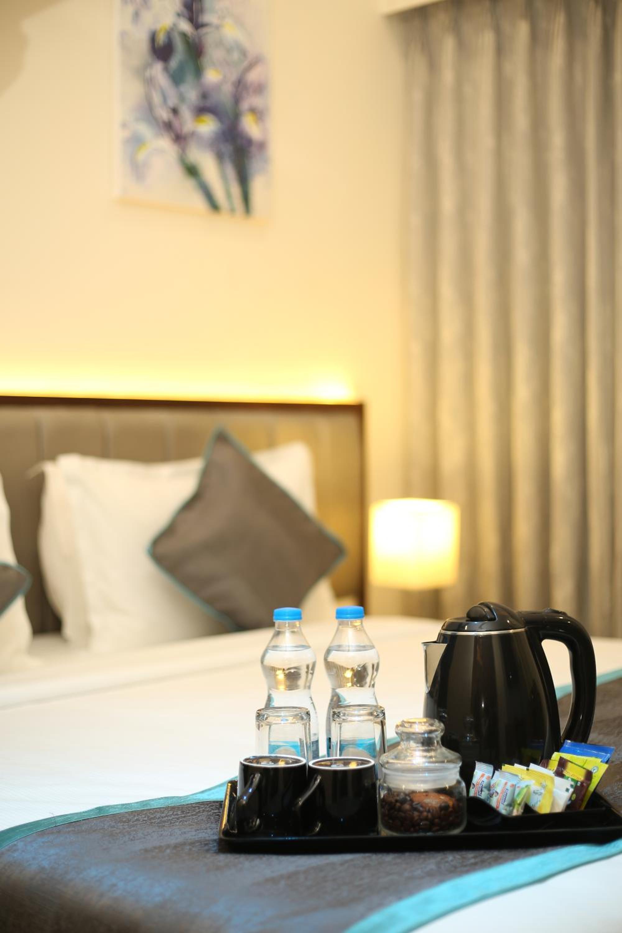 Superior King Room - Photo 12