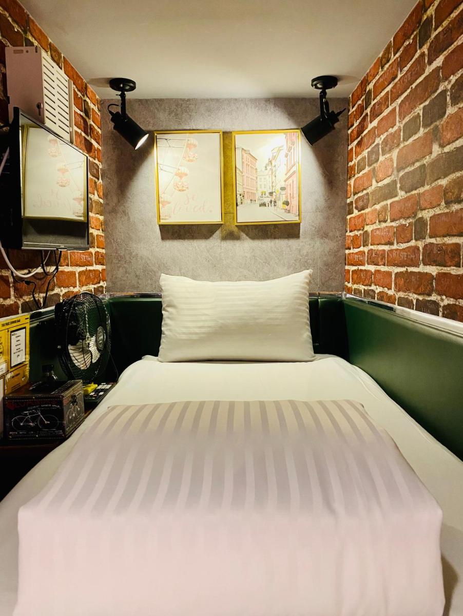 Single Bed in Dormitory Room photo 2