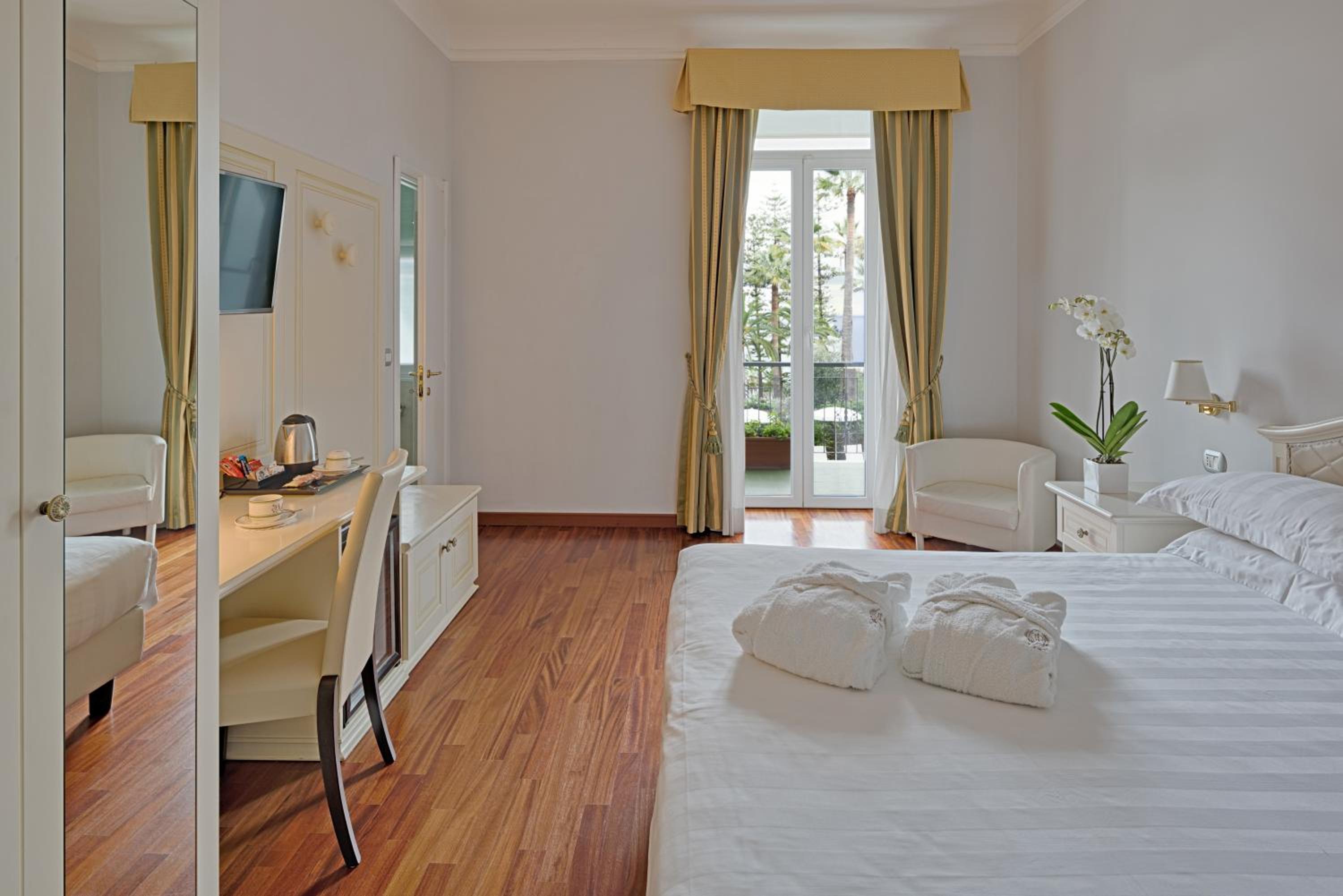 Deluxe Double Room with Sea Side  - Photo 24