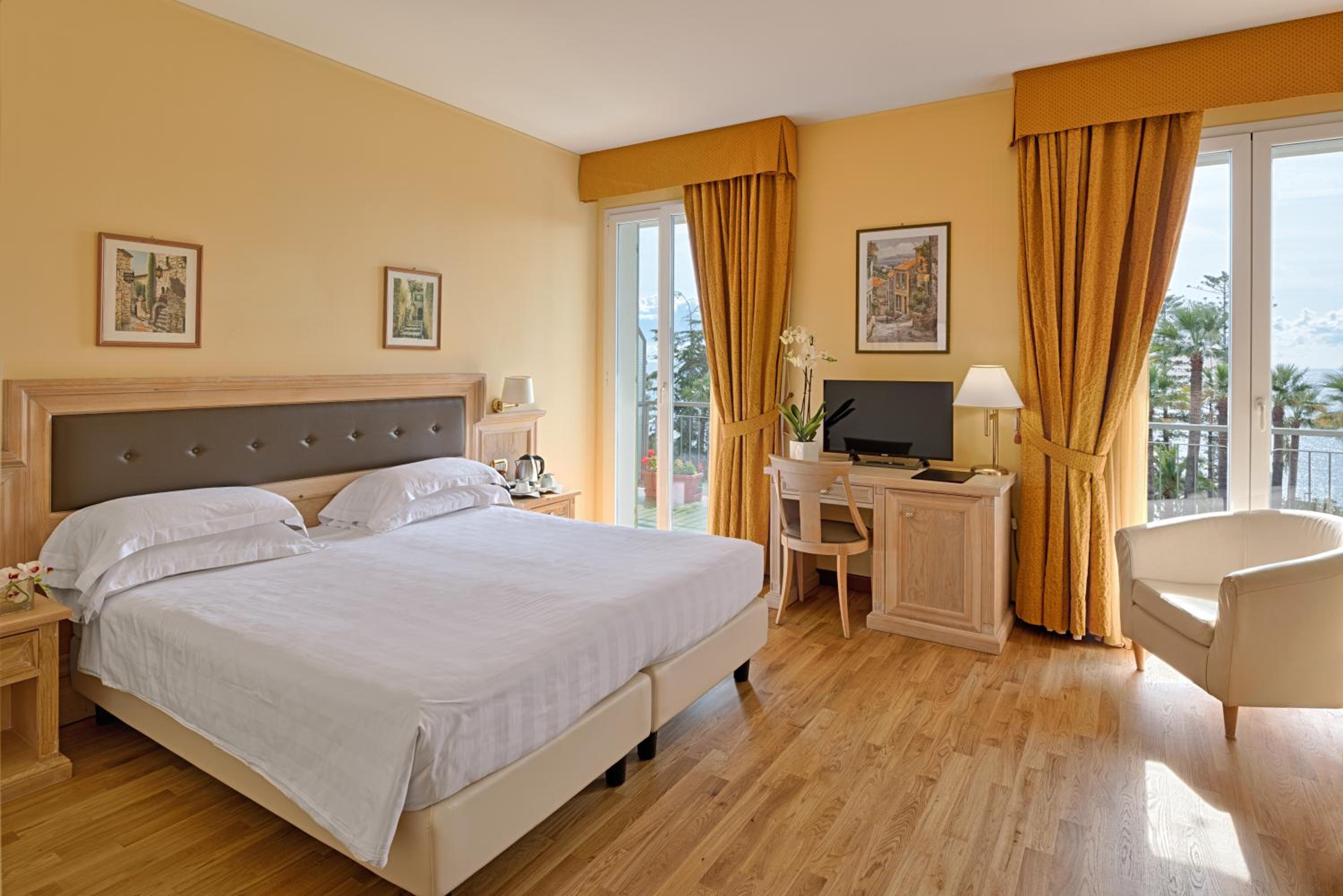 Deluxe Double Room with Sea Side  - Photo 25