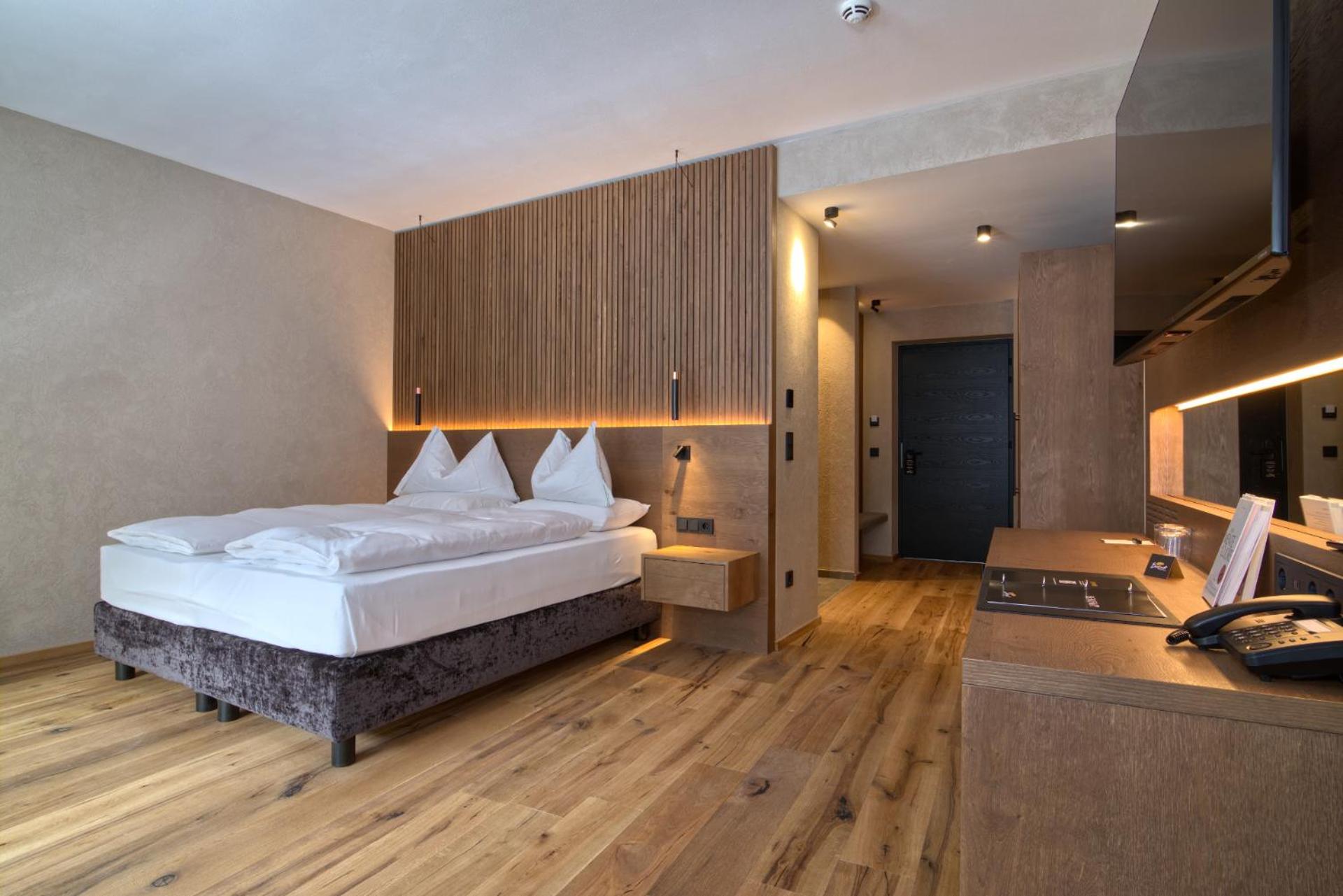 Luxury Design Room - Photo 1