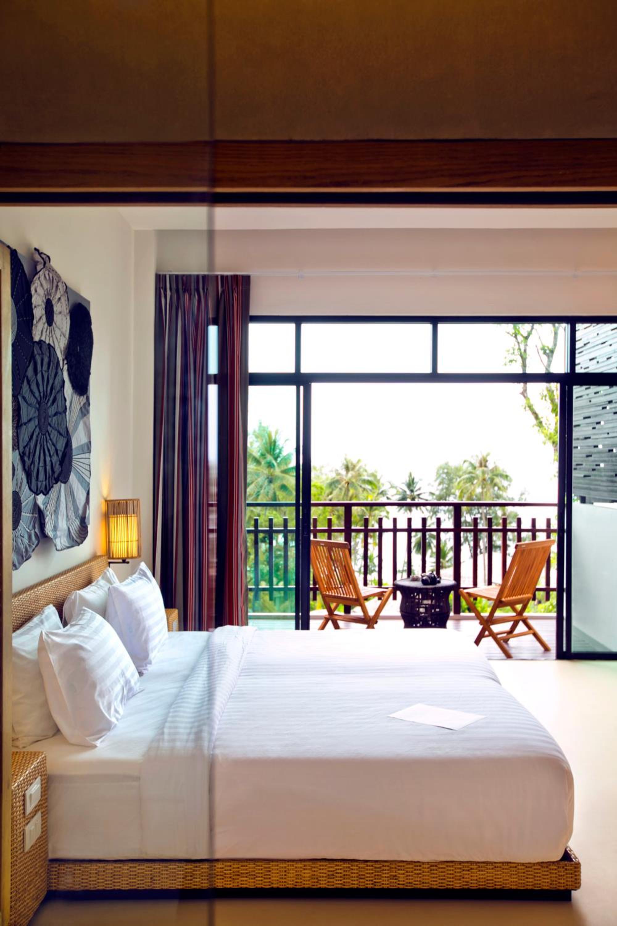 Deluxe Ocean View - Photo 3