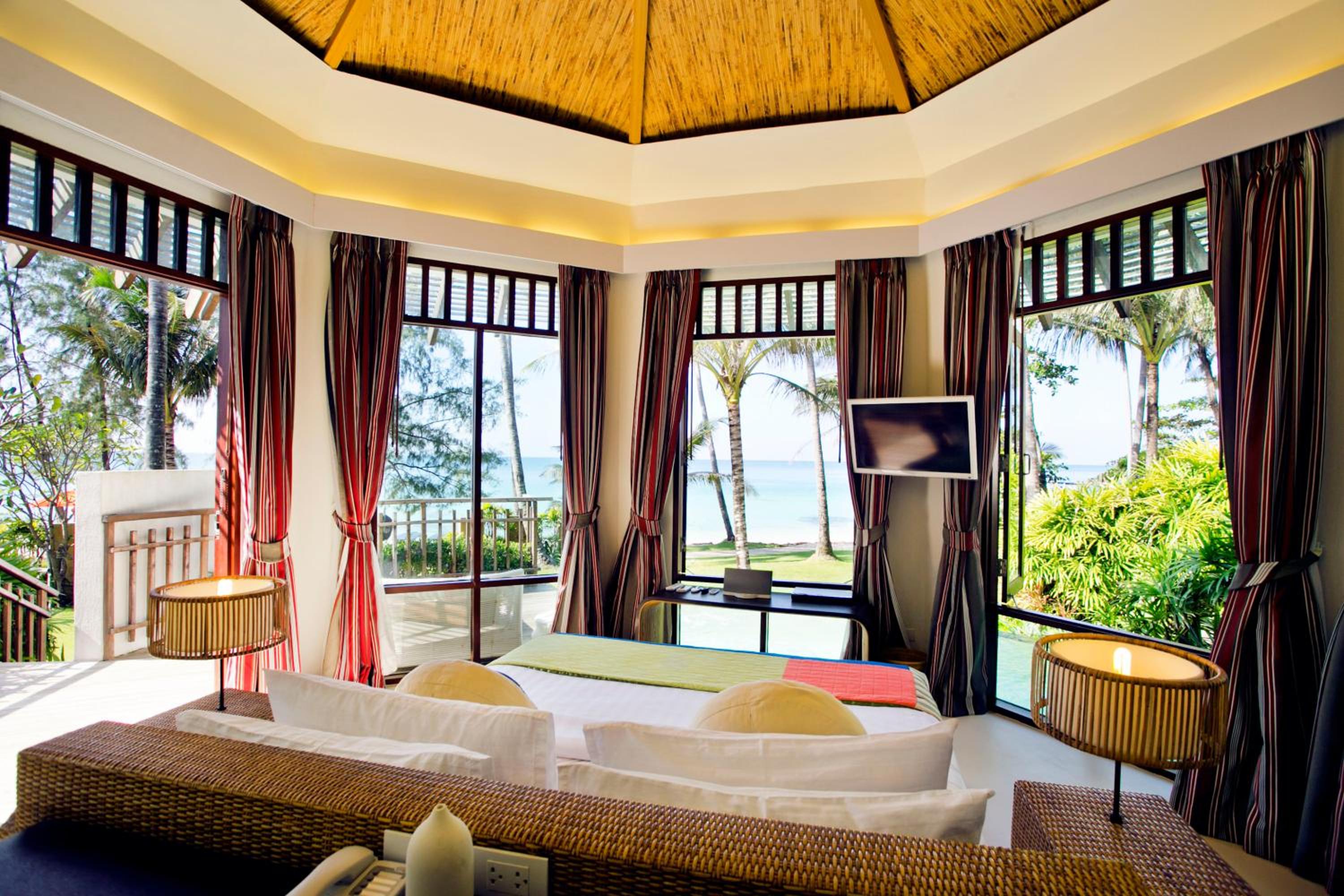 Beach Front Pool Villa - Photo 7