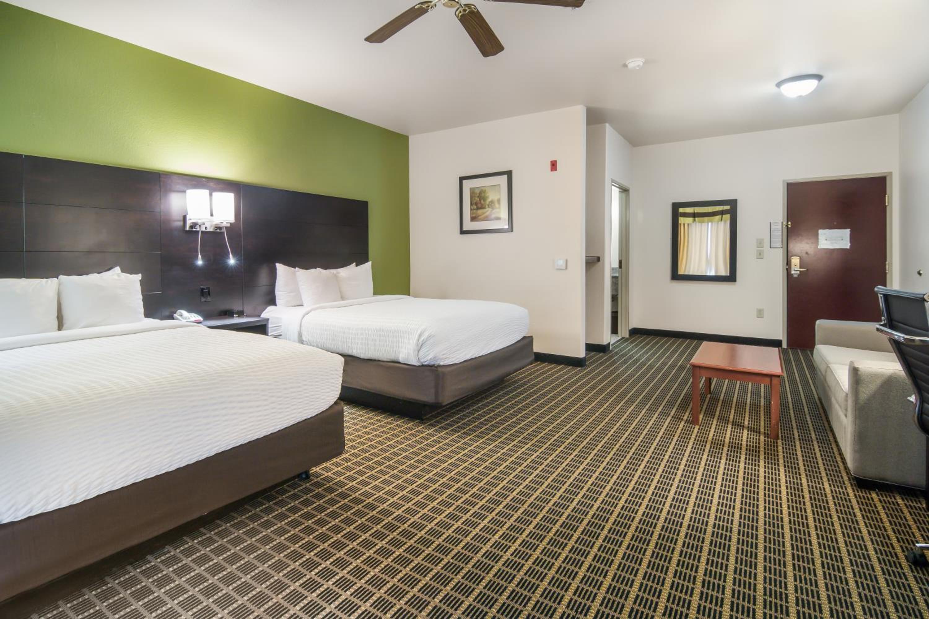 Suite with Two Queen Beds - Accessible/Non-Smoking - Photo 4