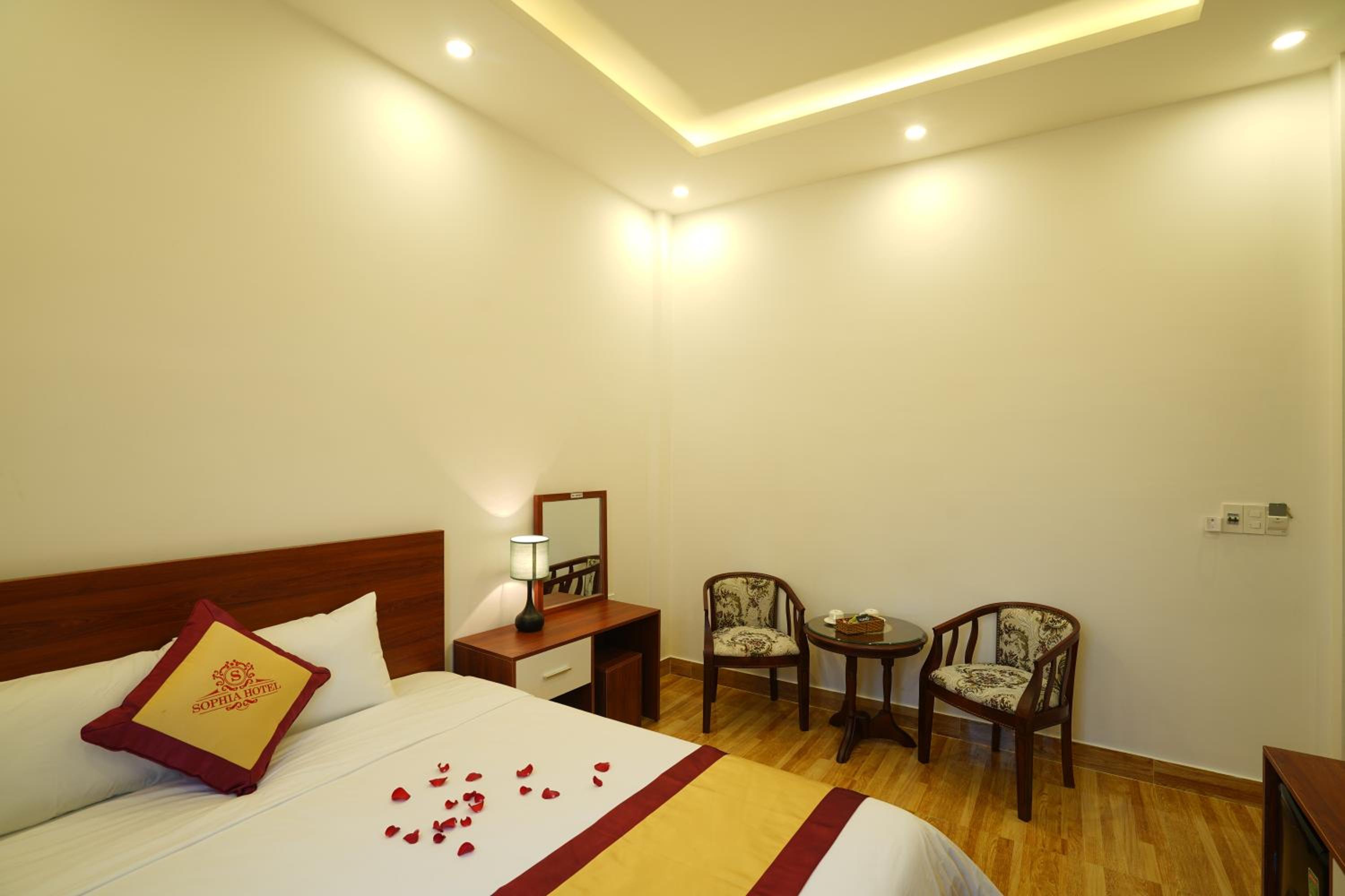 Deluxe Room - Photo 27
