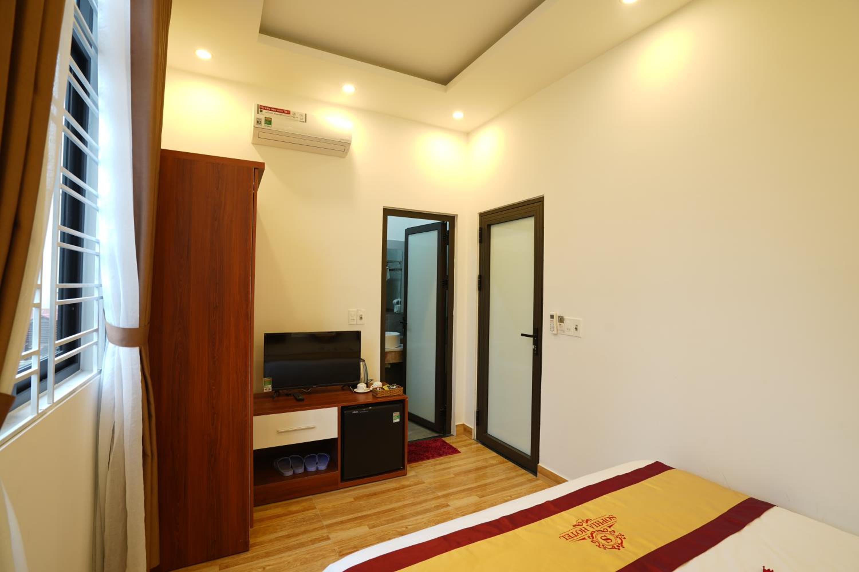 Superior Double or Twin Room - Photo 7