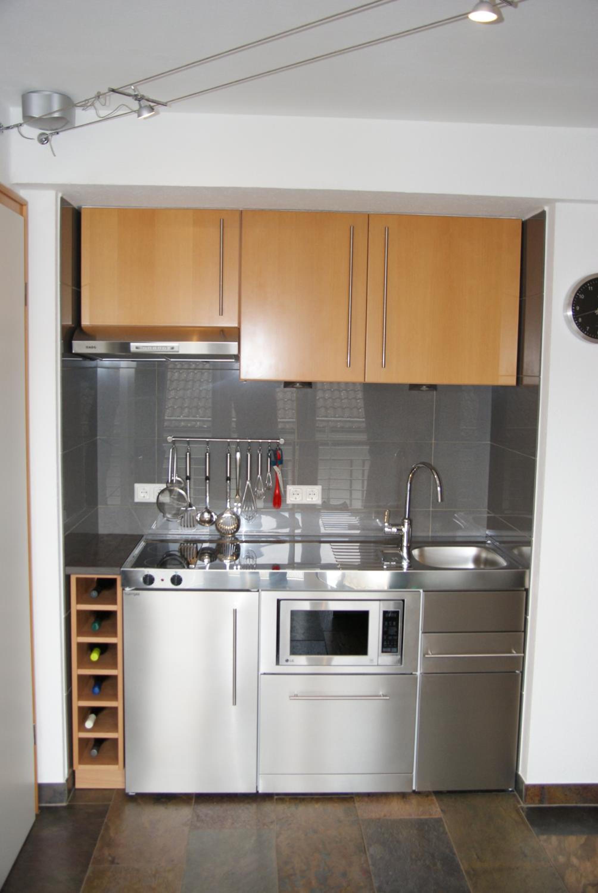 One-Bedroom Apartment photo 3