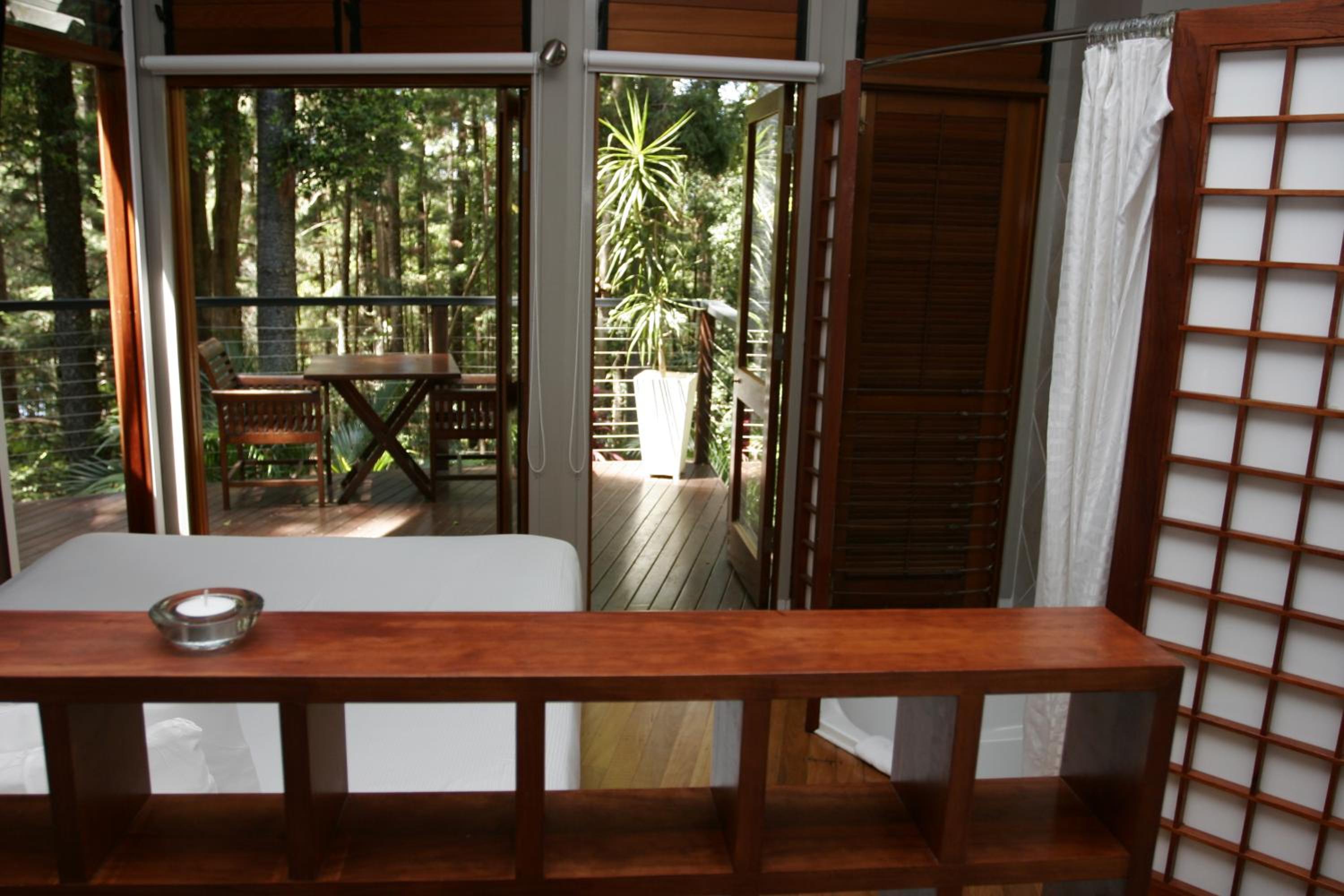 Queen Room with Spa Bath (Adults Only) photo 3