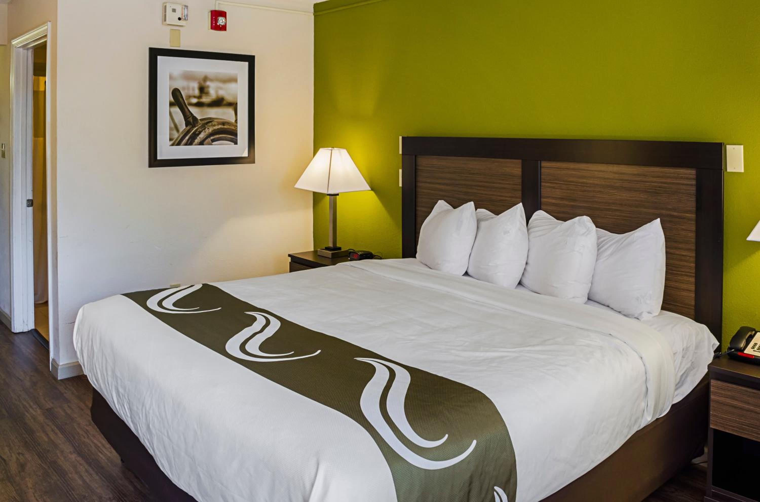 King Room - Disability Access/Non-Smoking - Photo 1