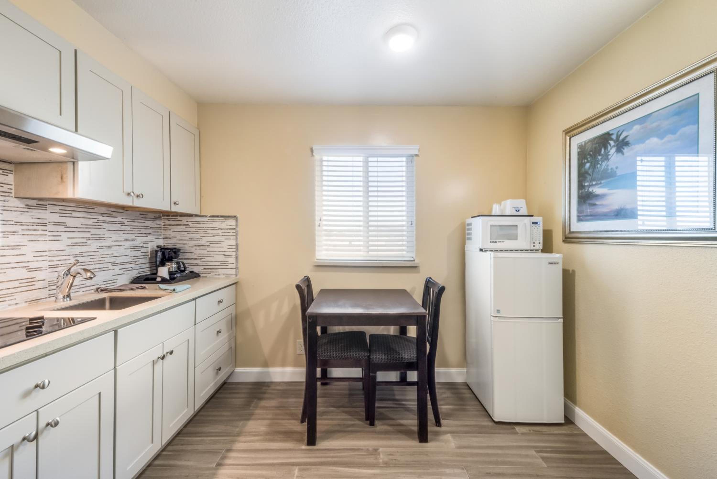 Two Queen Beds Kitchenette Room - Photo 6