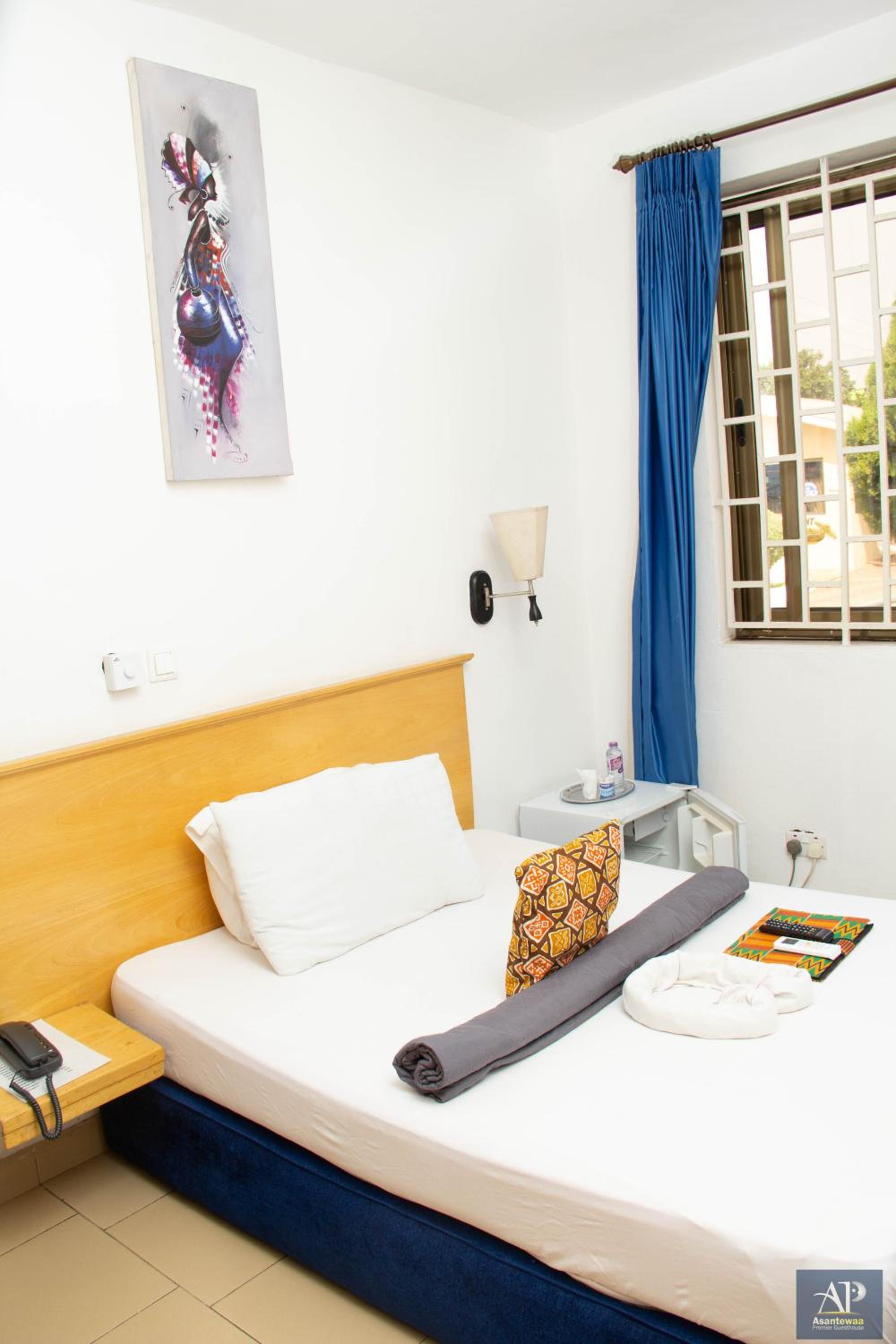 Single Room photo 2