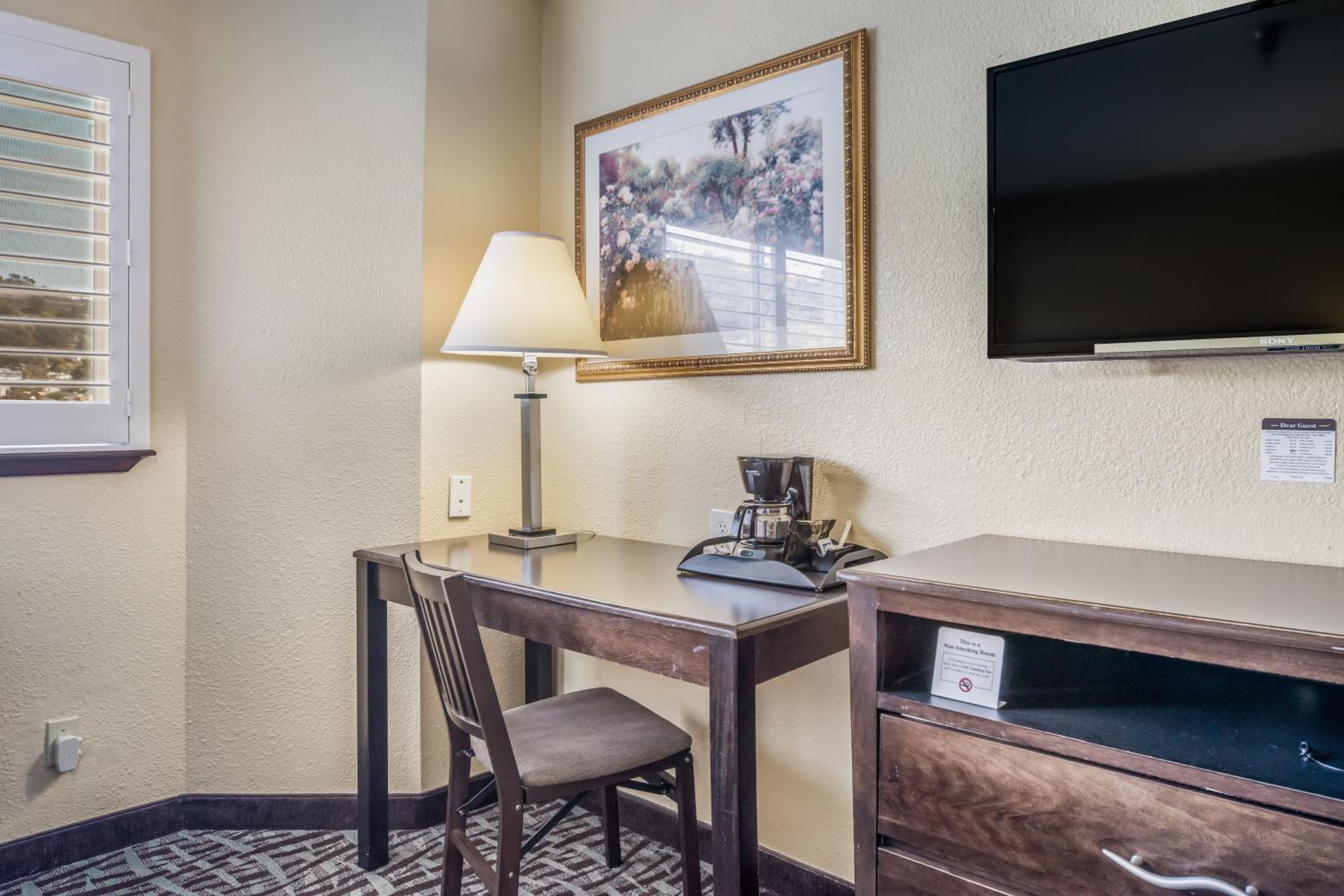 Two Queen Beds Kitchenette Room - Photo 8