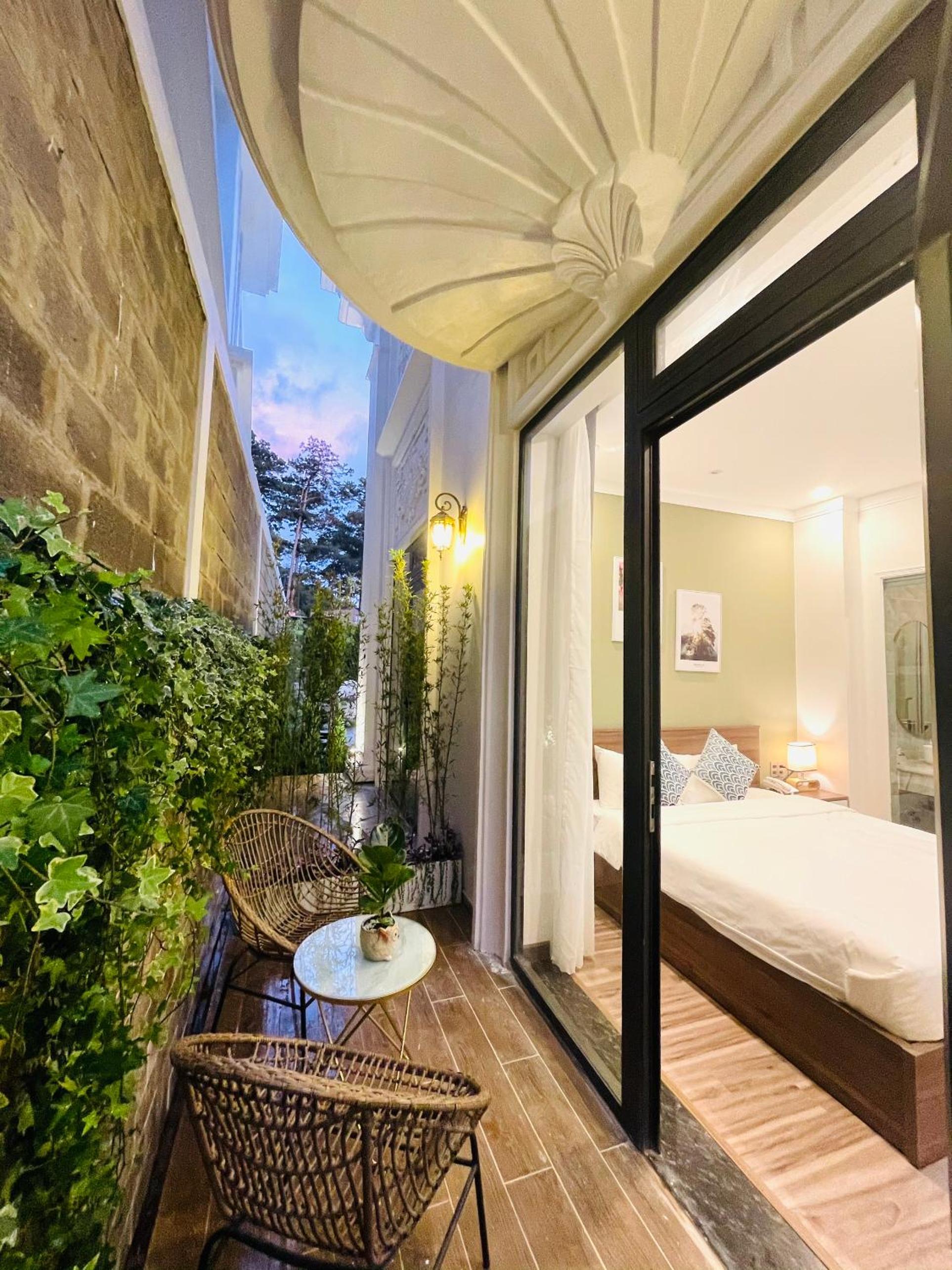 Double Room - Photo 7