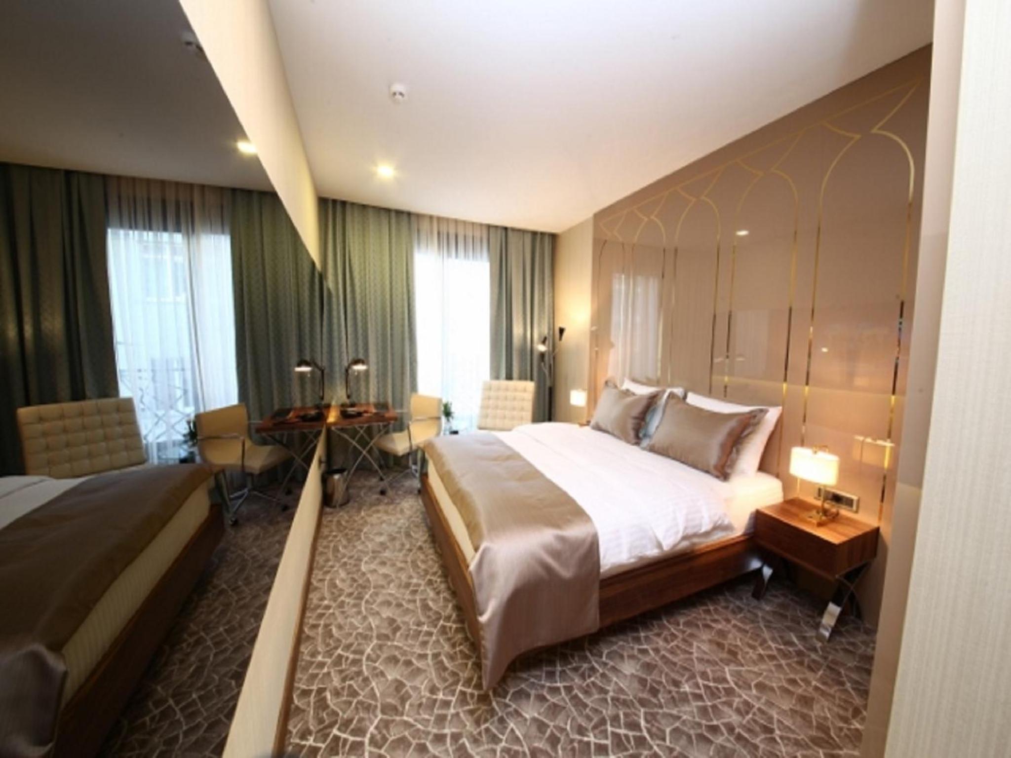 Deluxe King Room photo 3