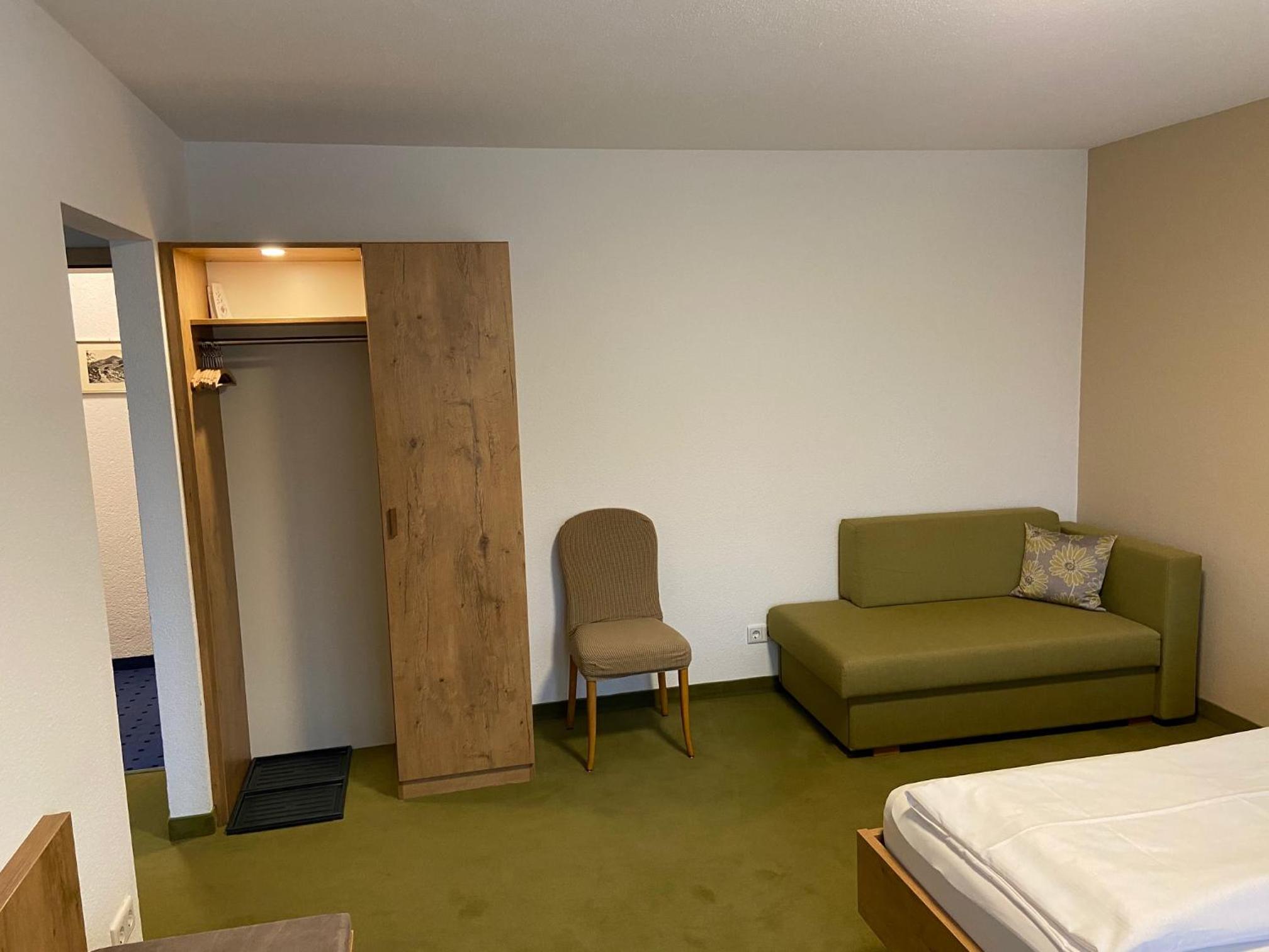 Large Double Room photo 3