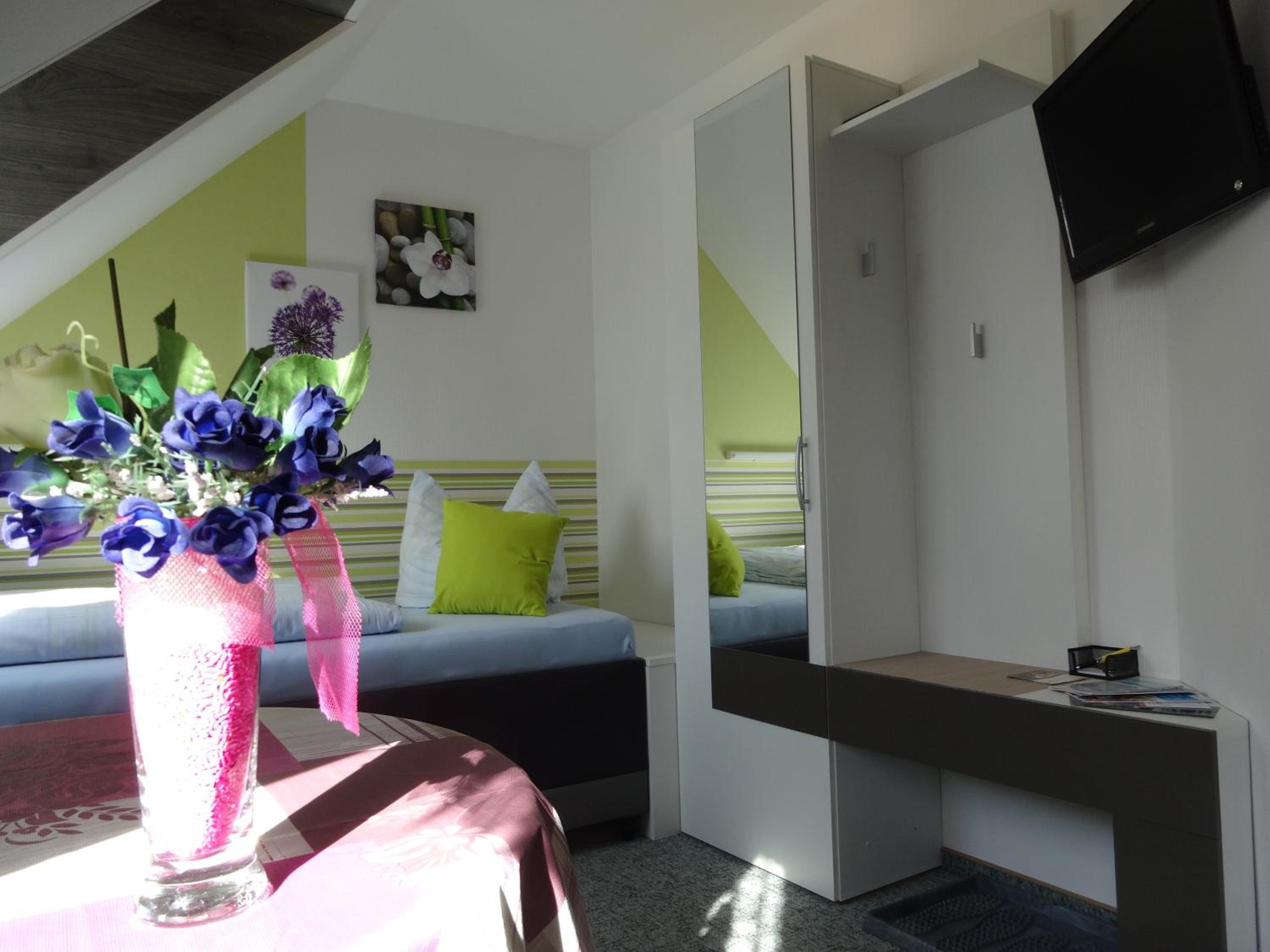 Single Room photo 3
