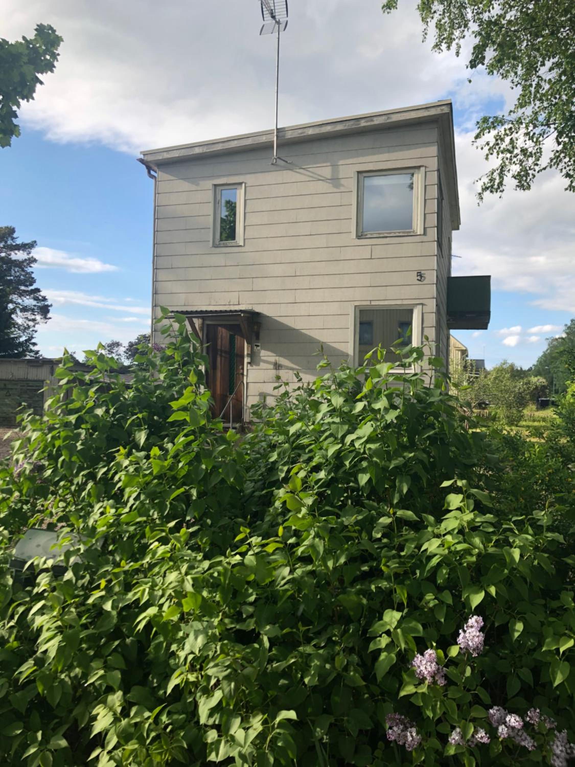 Four-Bedroom House - Photo 9