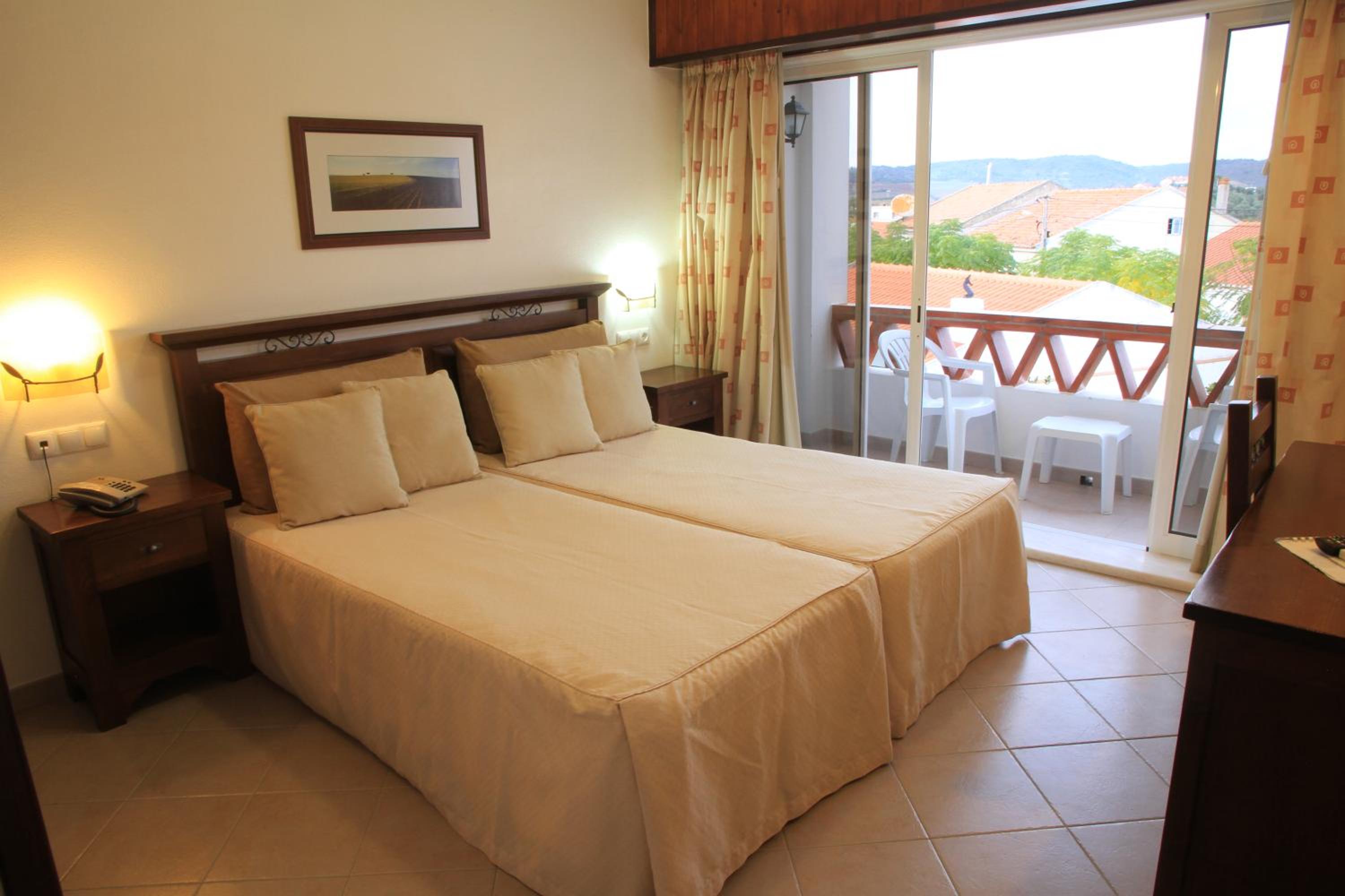 Twin Room - Photo 1