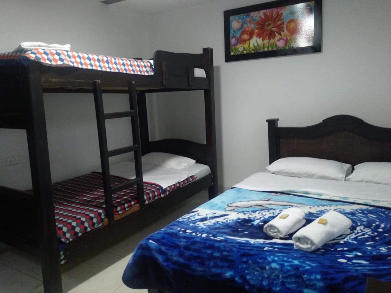 Quadruple Room with Private Bathroom photo 1