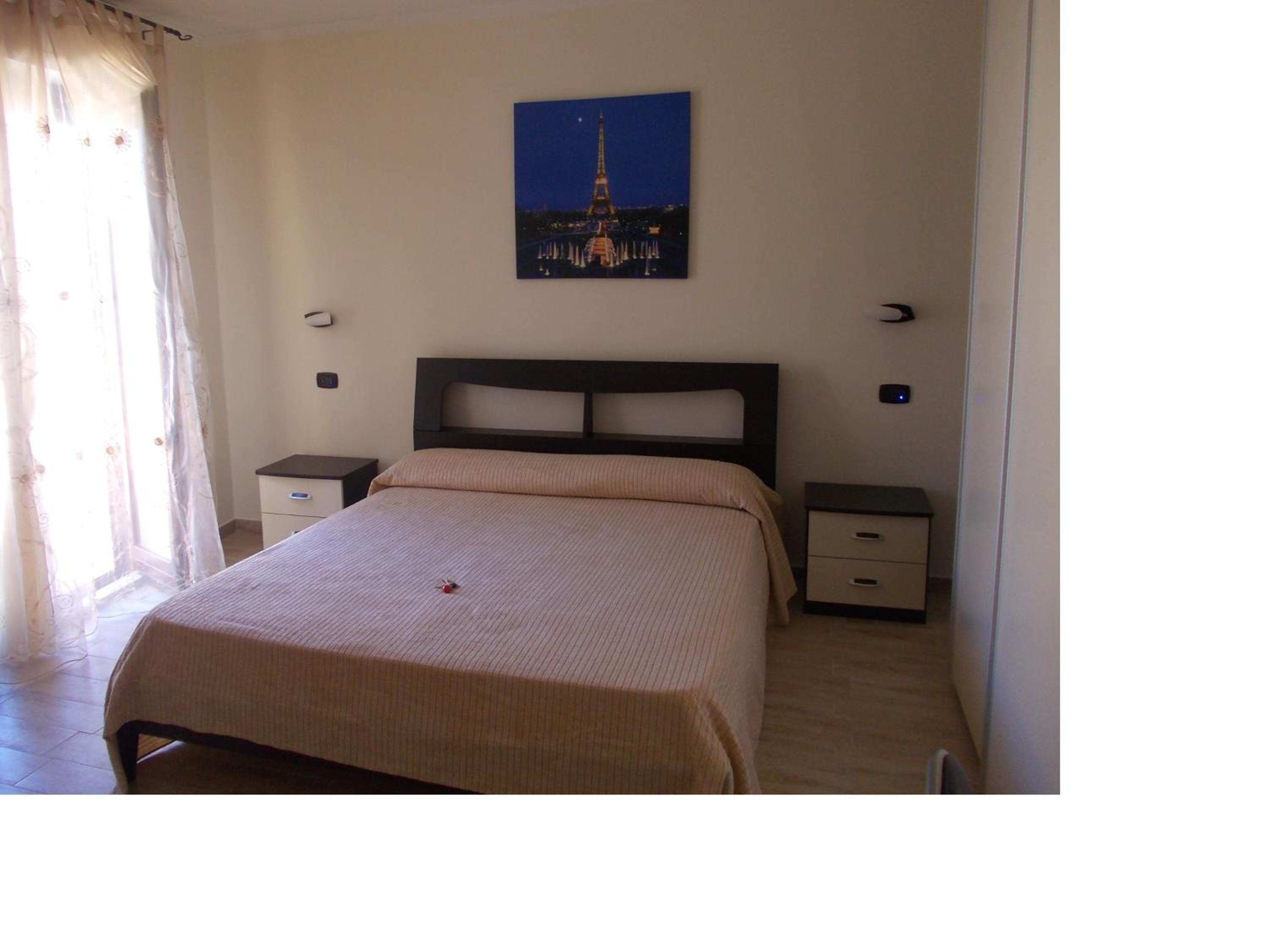 Twin Room with Private Bathroom - Photo 4