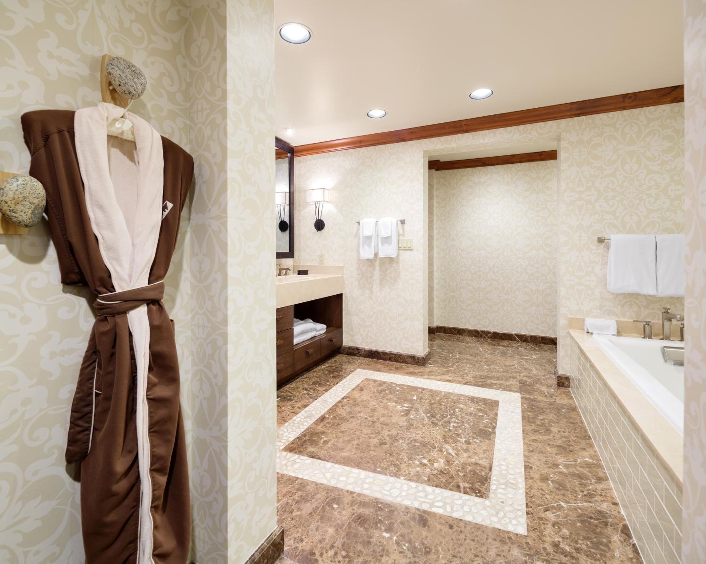 Rial Oxford Suite - Photo 2
