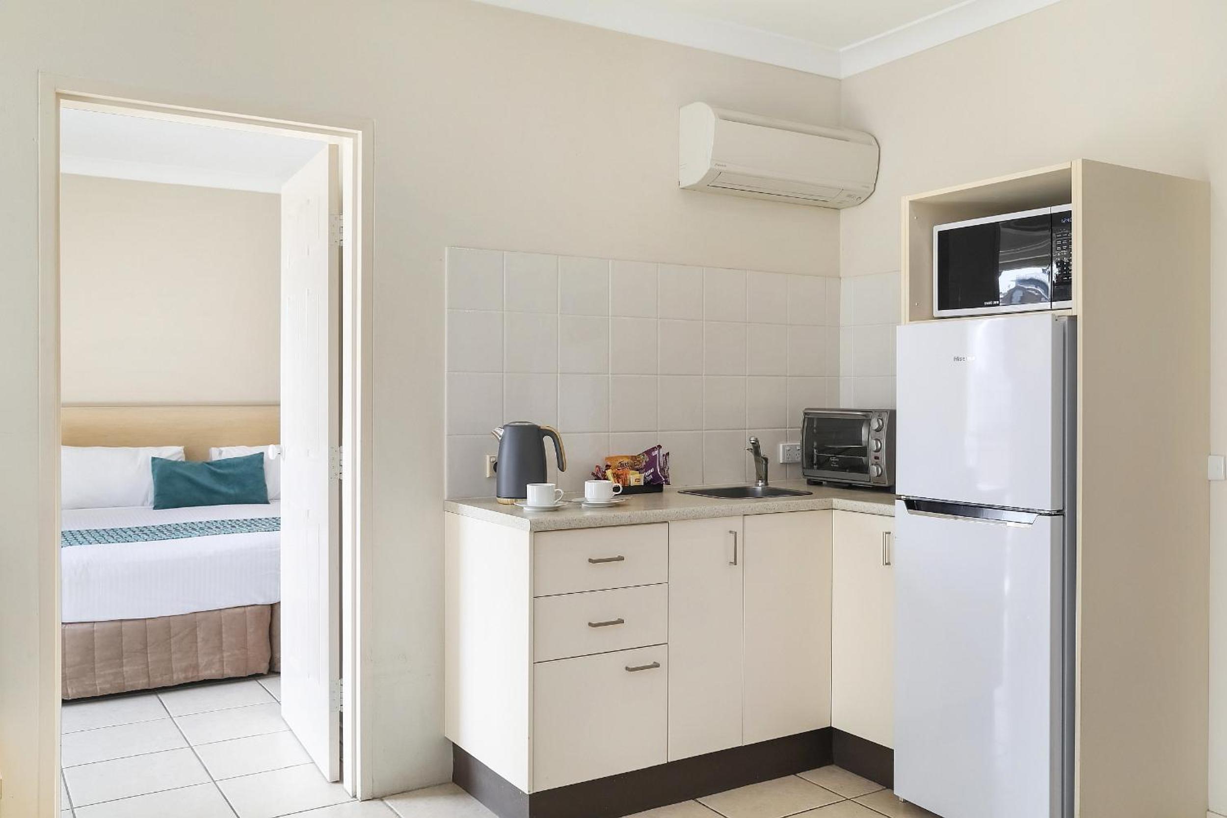 One-Bedroom Apartment - Photo 8