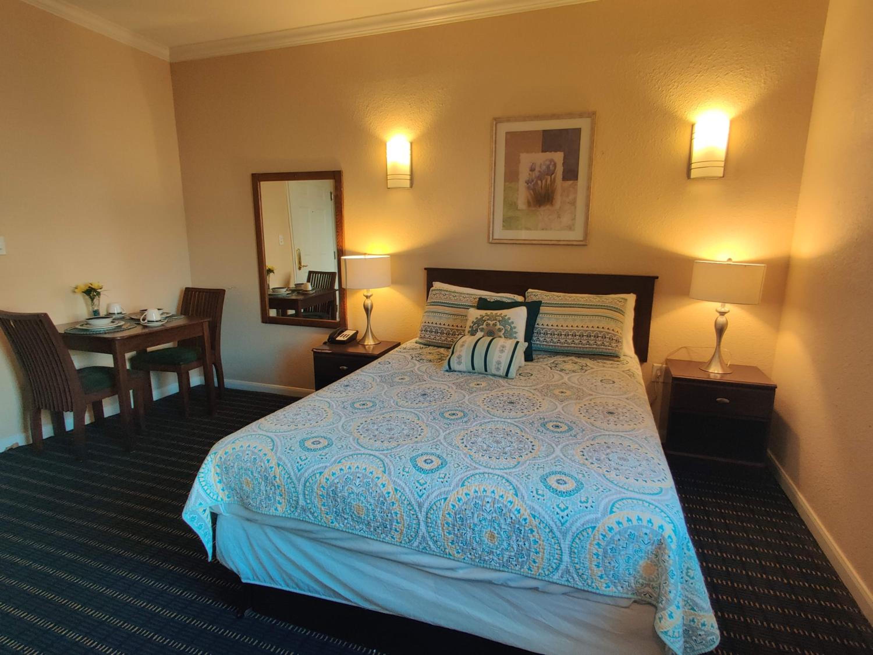 Executive Suite - Photo 4