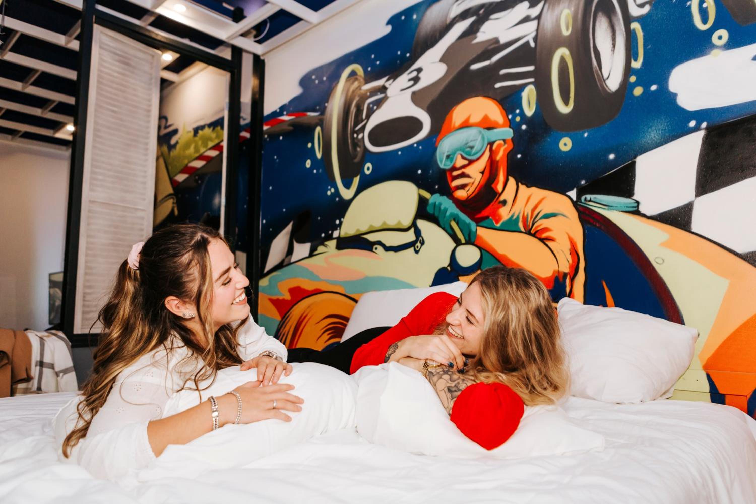10-Person Studio with Race Theme and Private External Bathroom