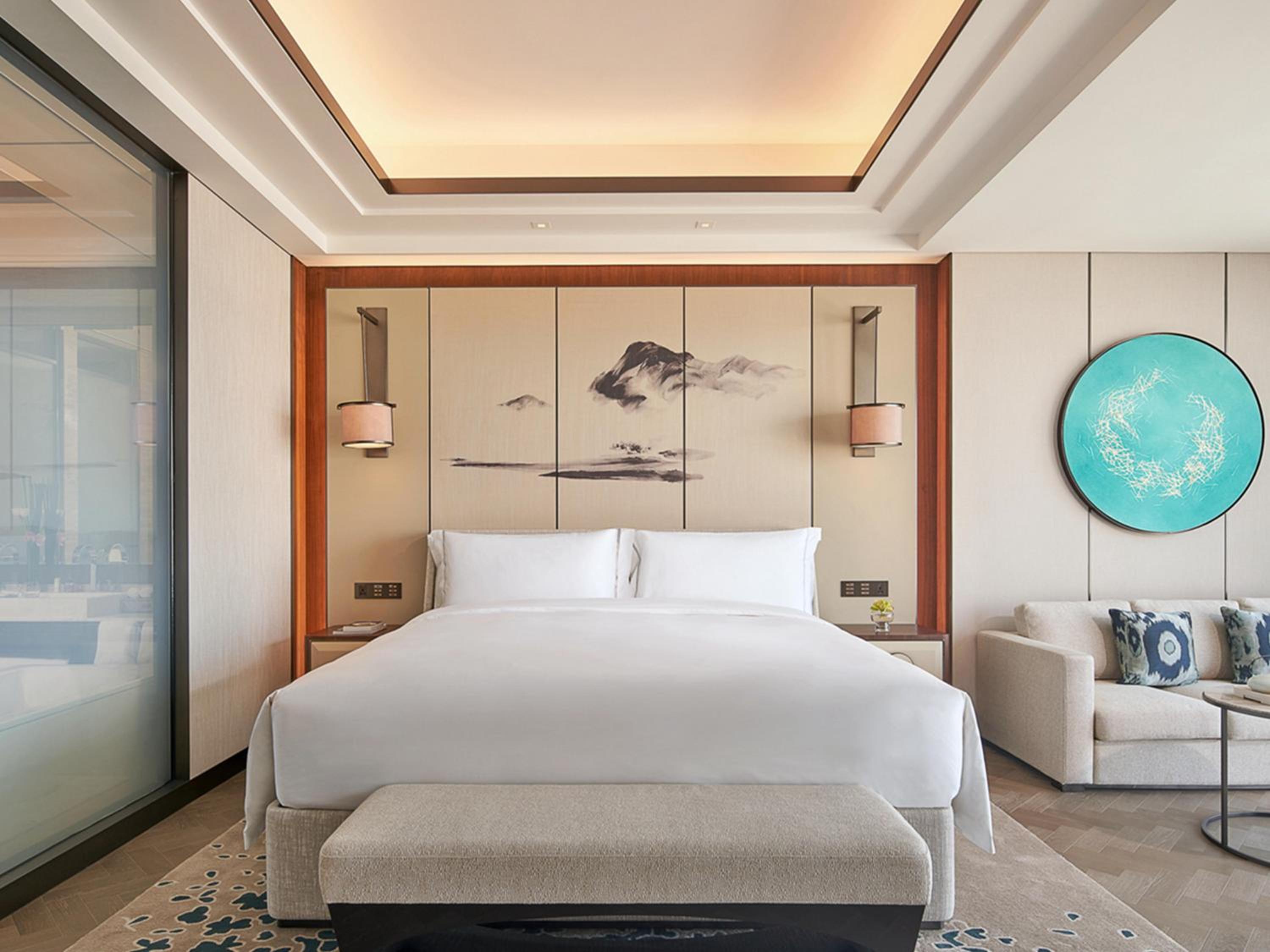 Deluxe King Bed City View Room - Photo 4