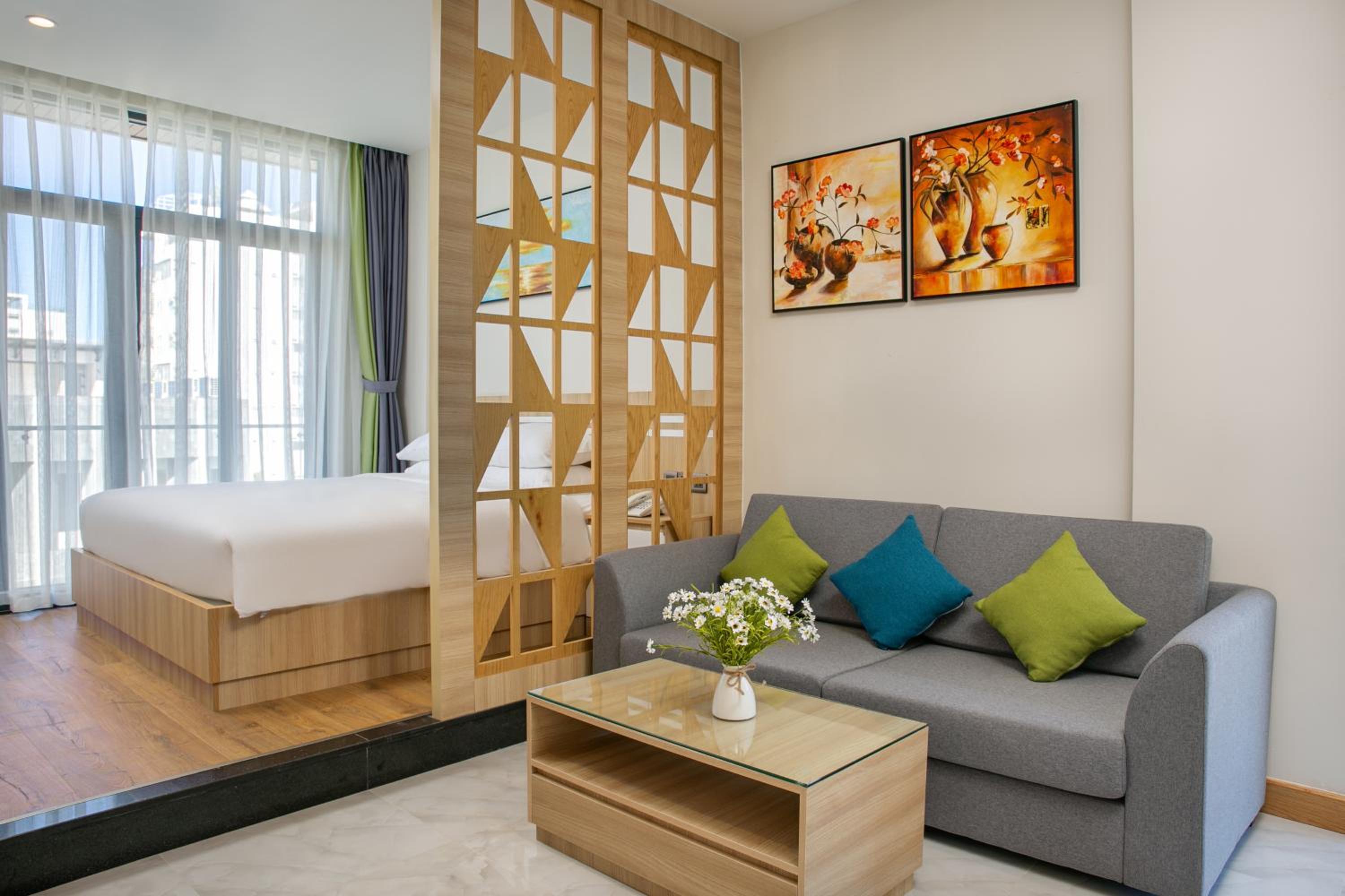 Apartment with Balcony - Photo 6