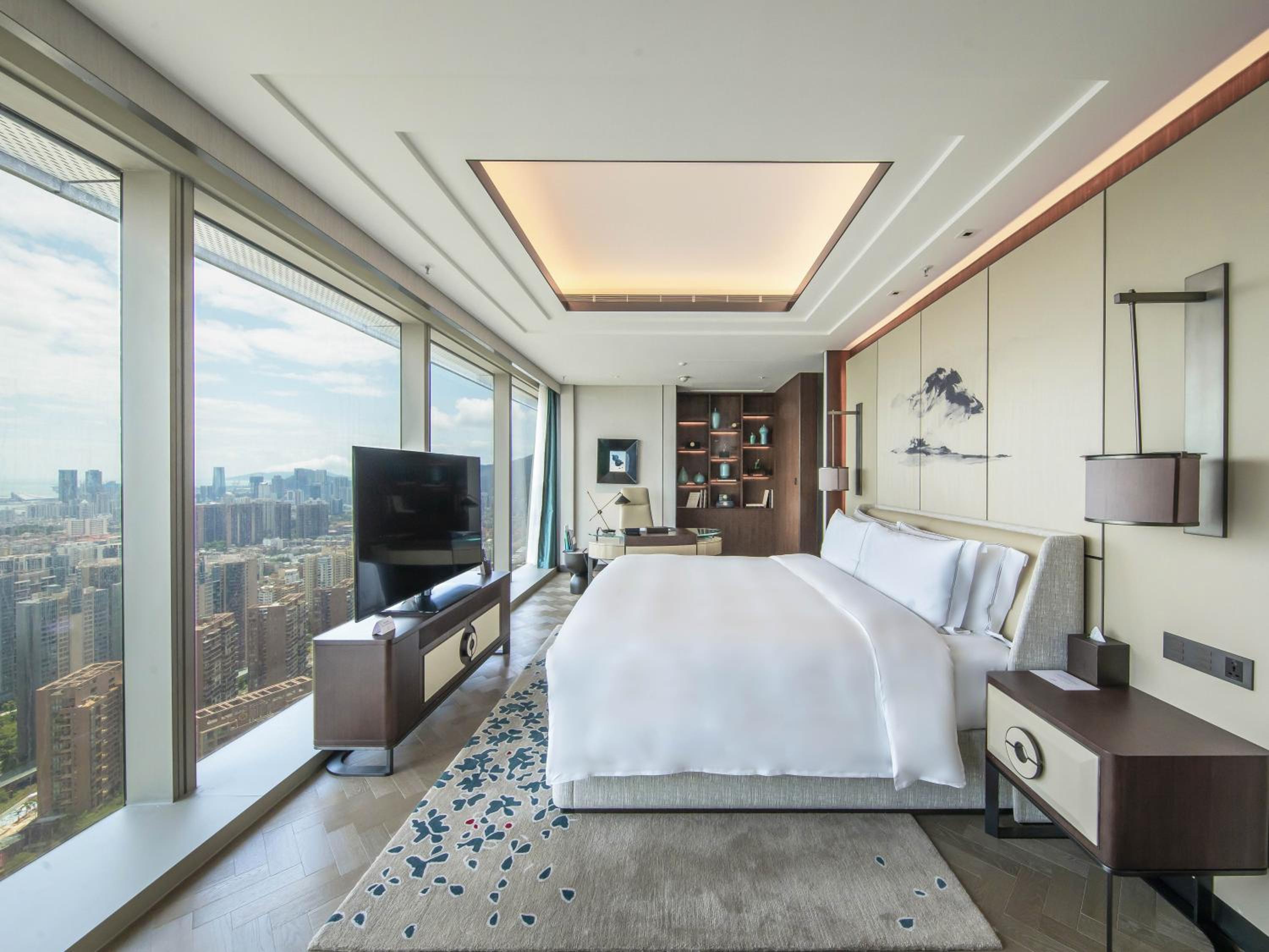 Premier King Room with City and Sea View - Photo 2
